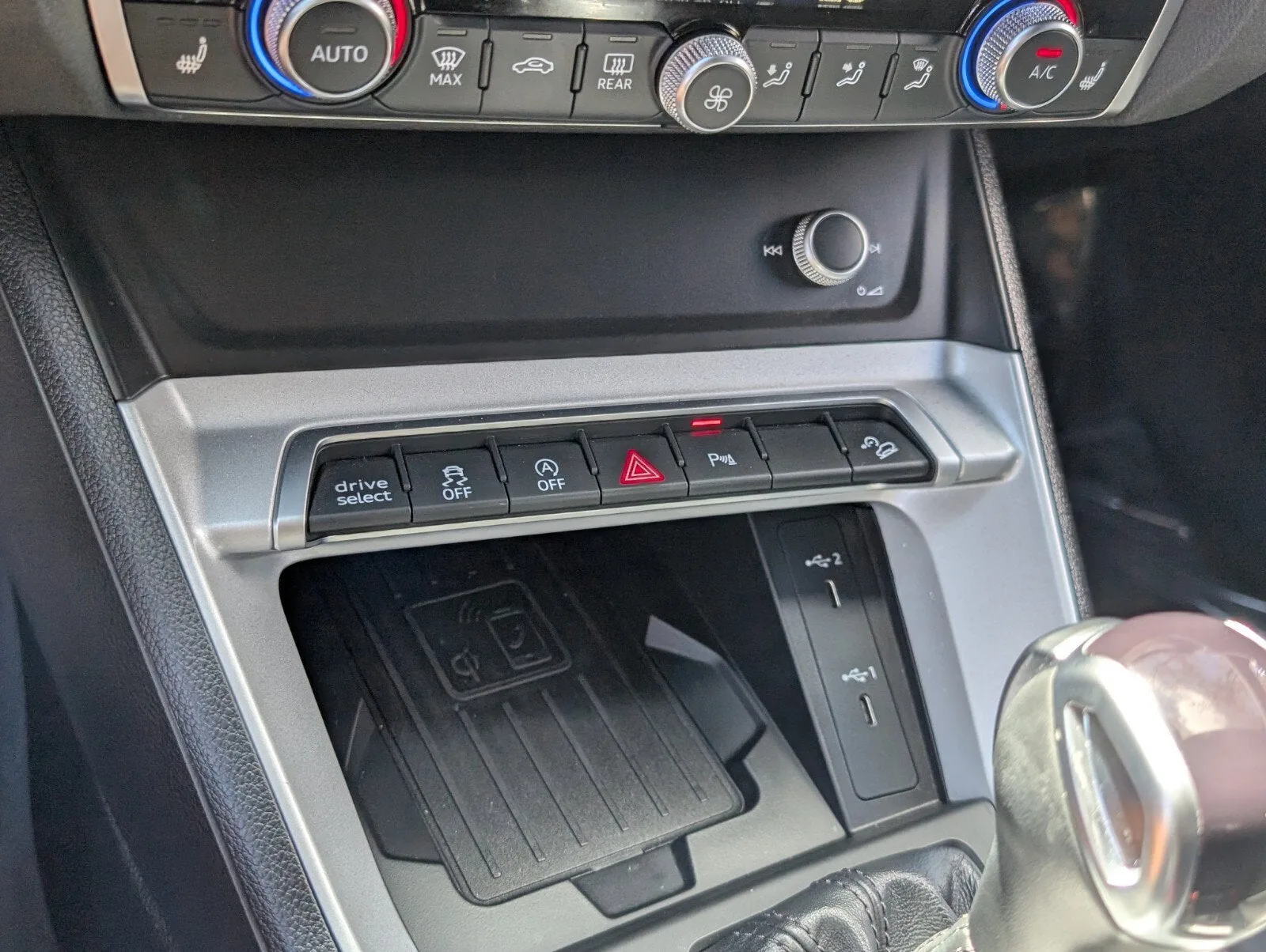 2022 Audi Q3 S line Premium Plus photo 31