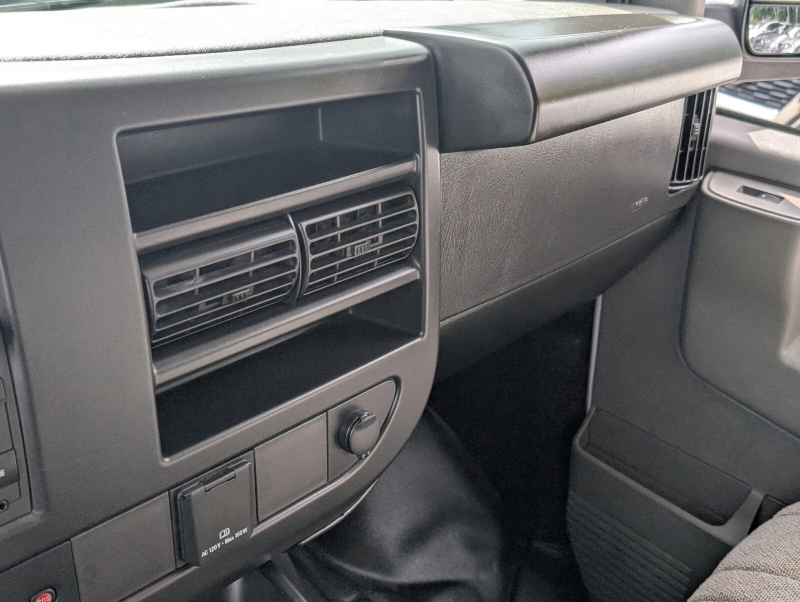 2023 Chevrolet Express Passenger LS photo 21