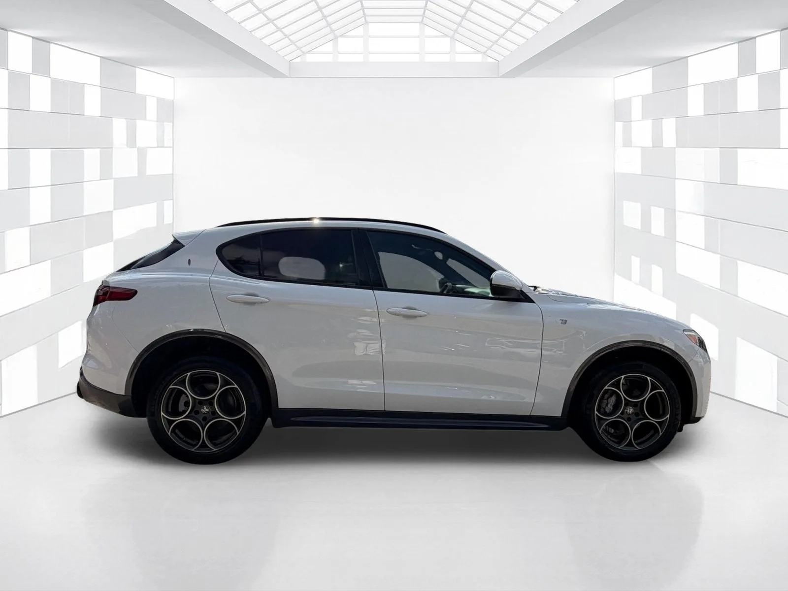 2022 Alfa Romeo Stelvio Ti photo 8