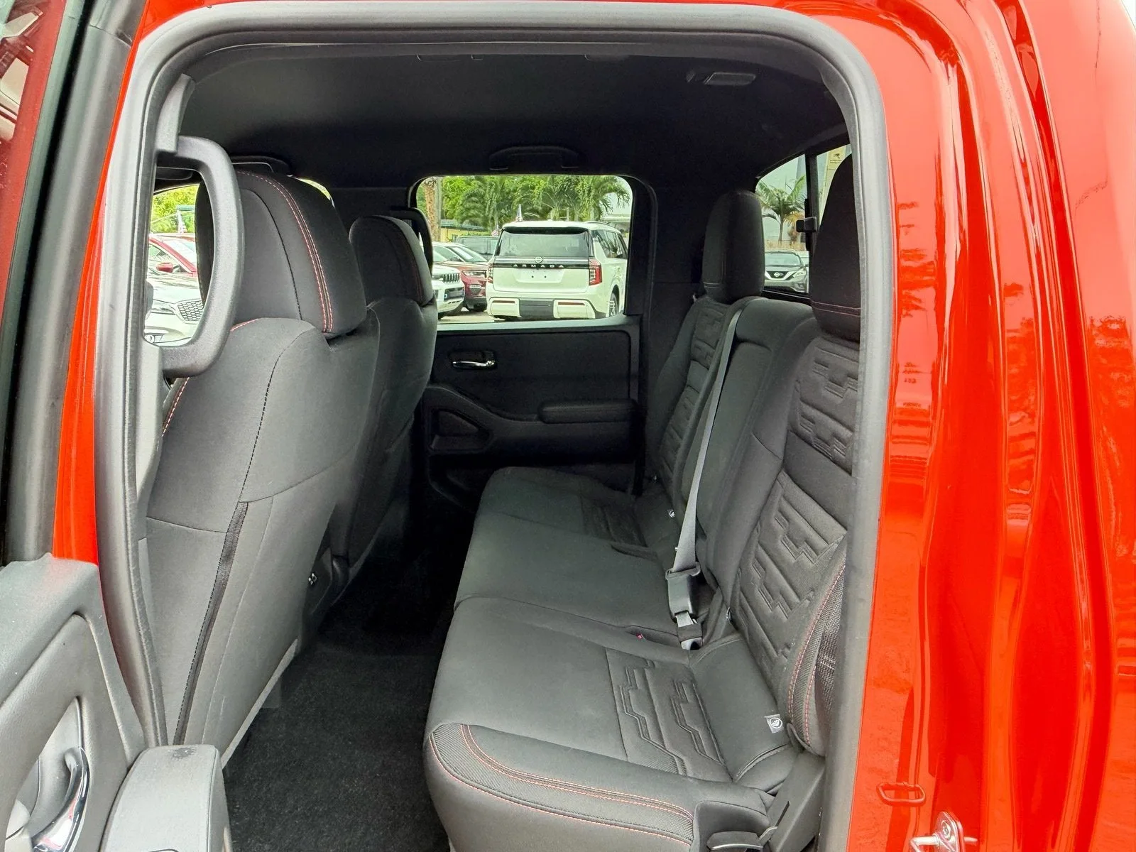 2025 Nissan Frontier Crew Cab PRO-X® photo 11