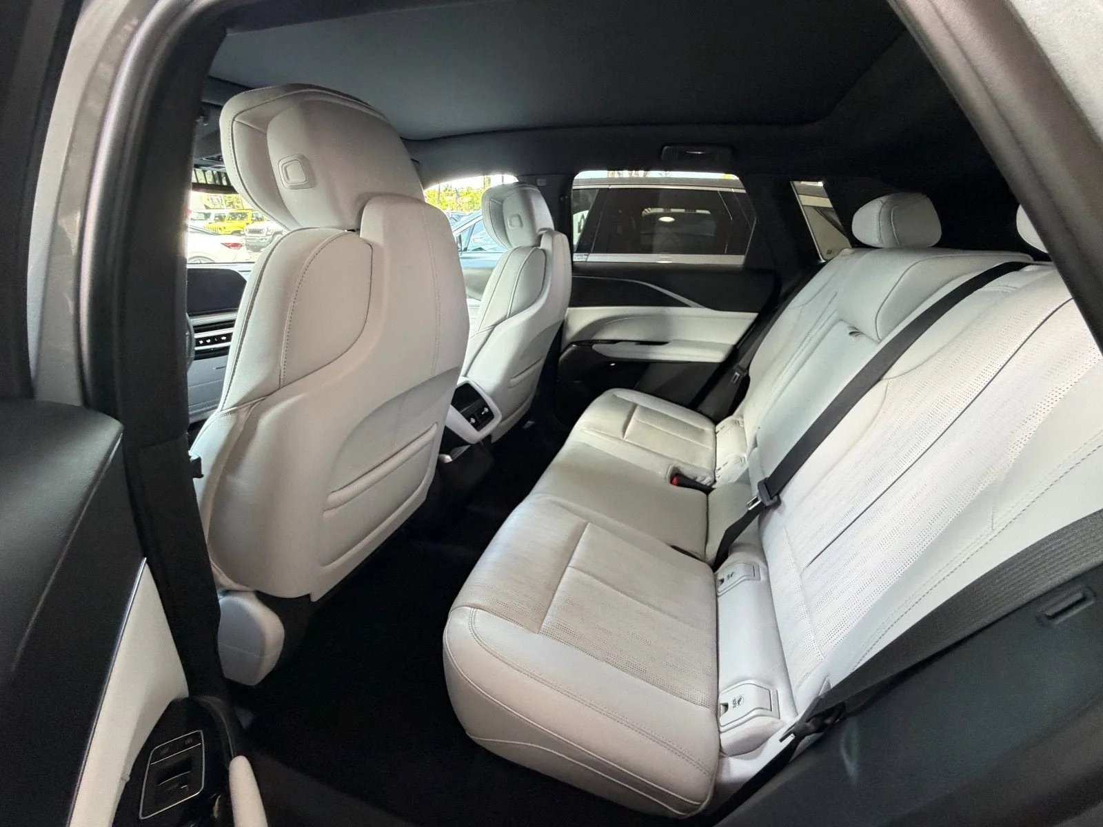 2024 Cadillac LYRIQ Luxury photo 10