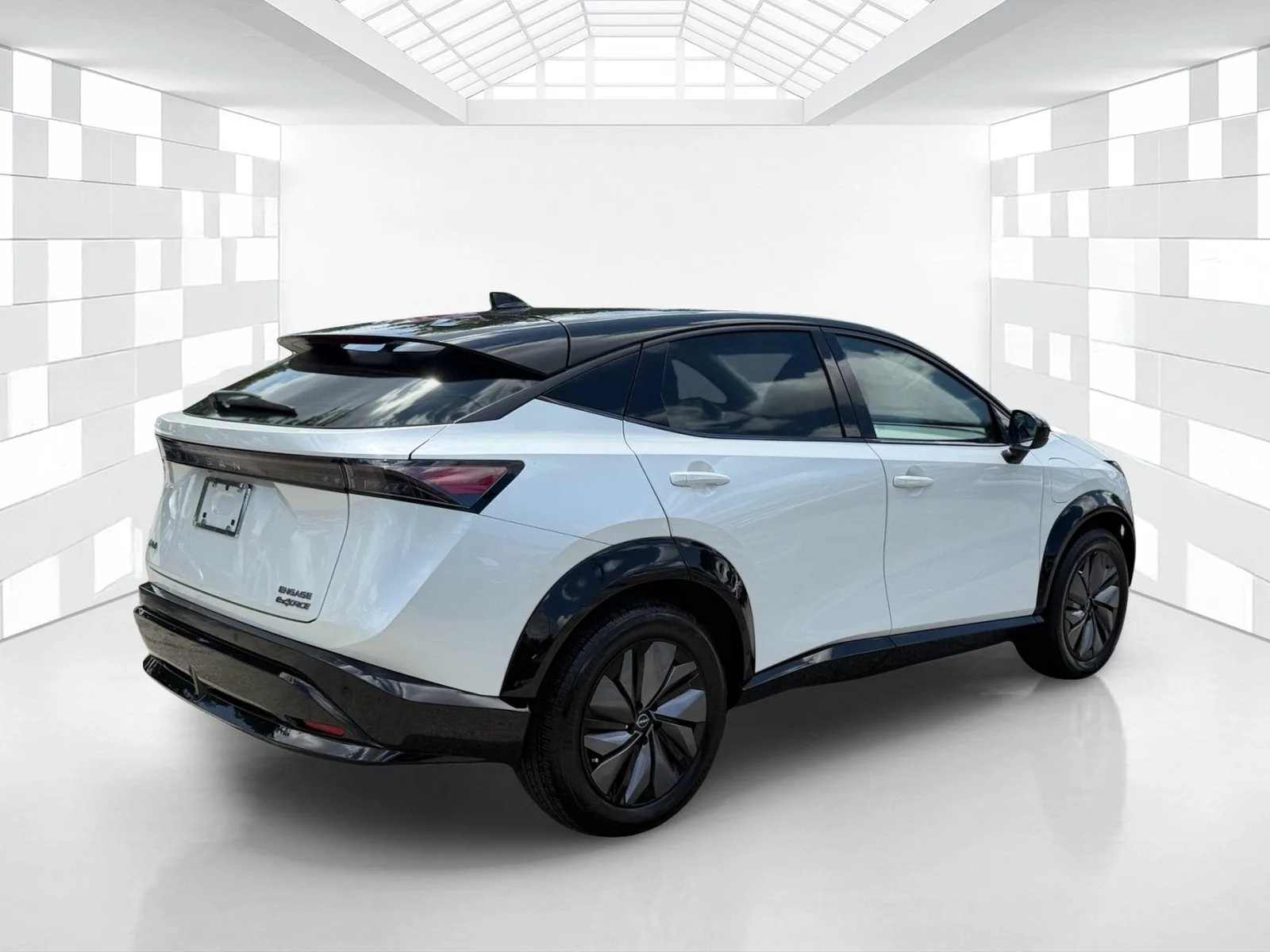 2023 Nissan ARIYA ENGAGE photo 7