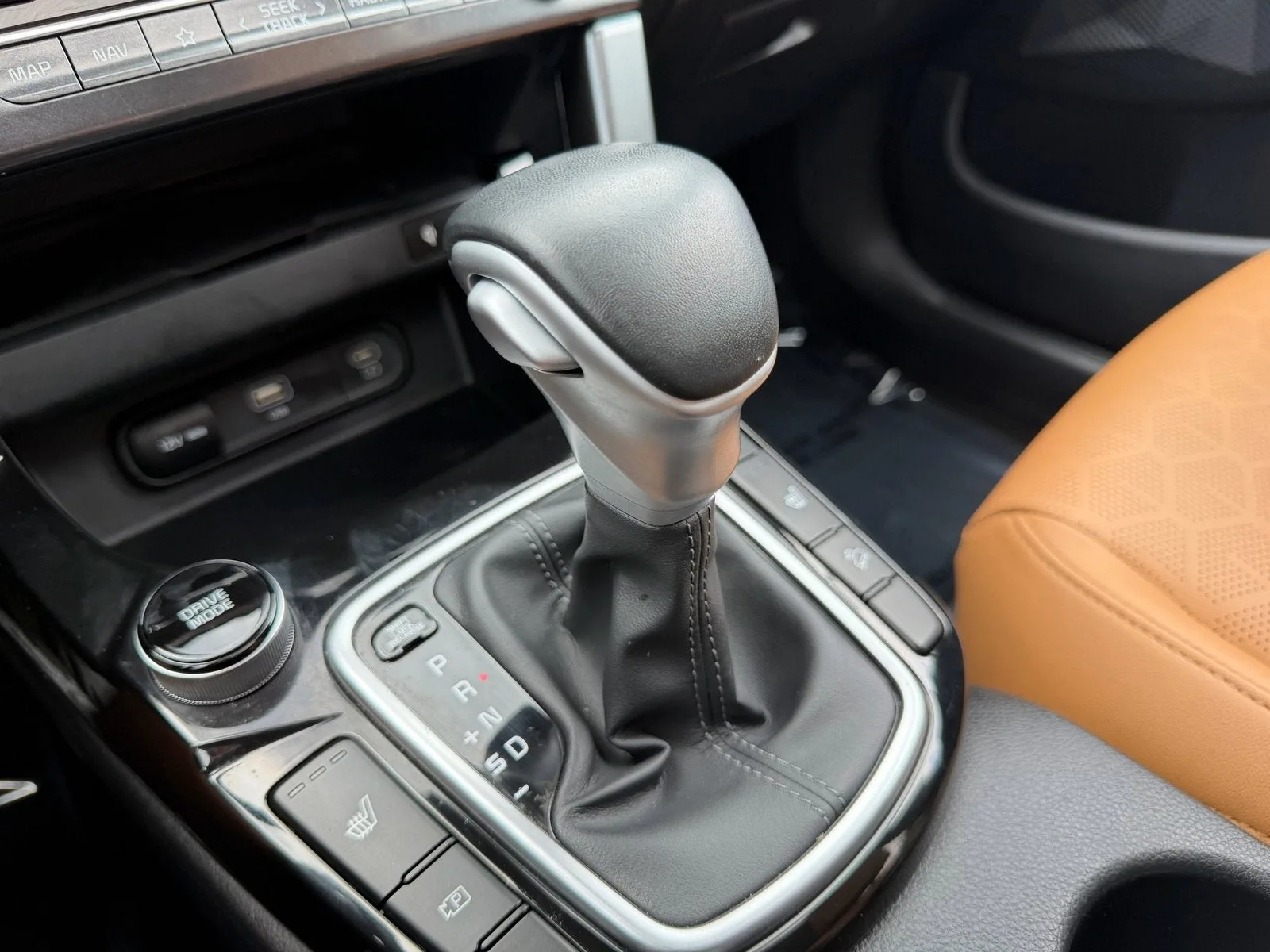 2024 Kia Seltos EX photo 30