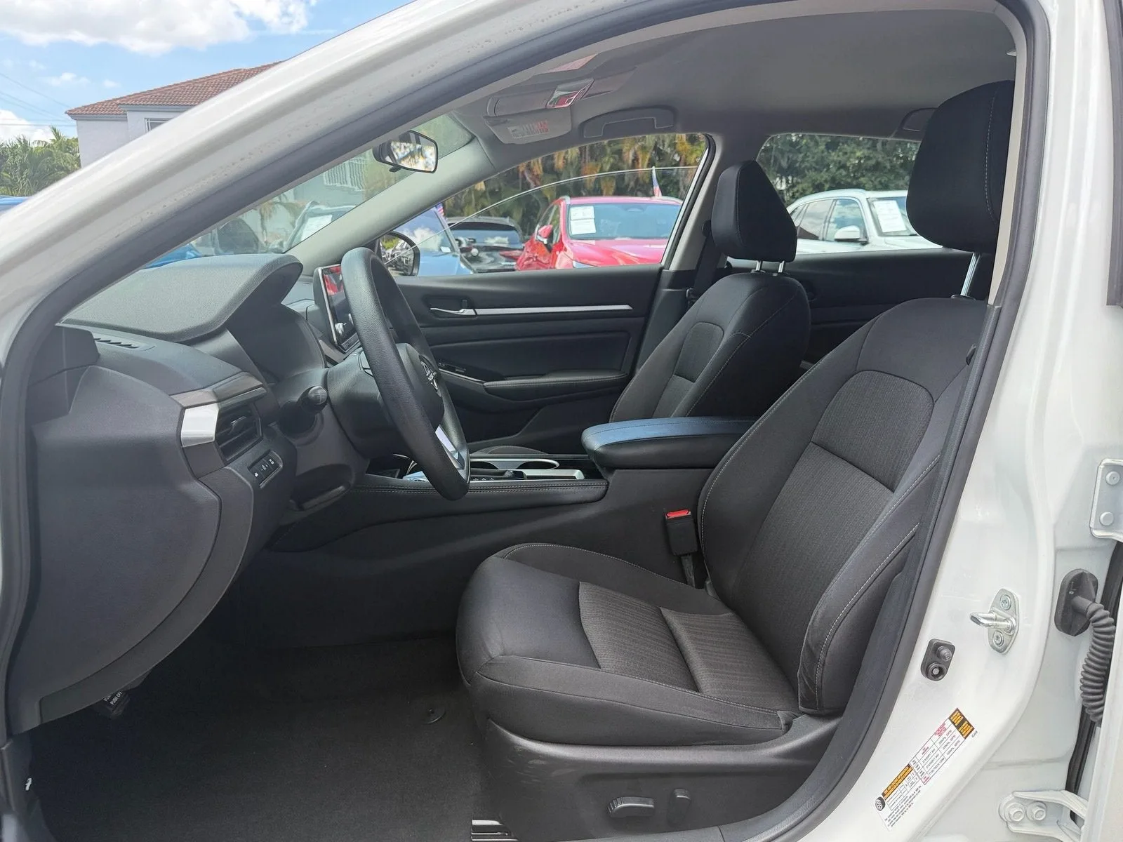 2023 Nissan Altima SV photo 9