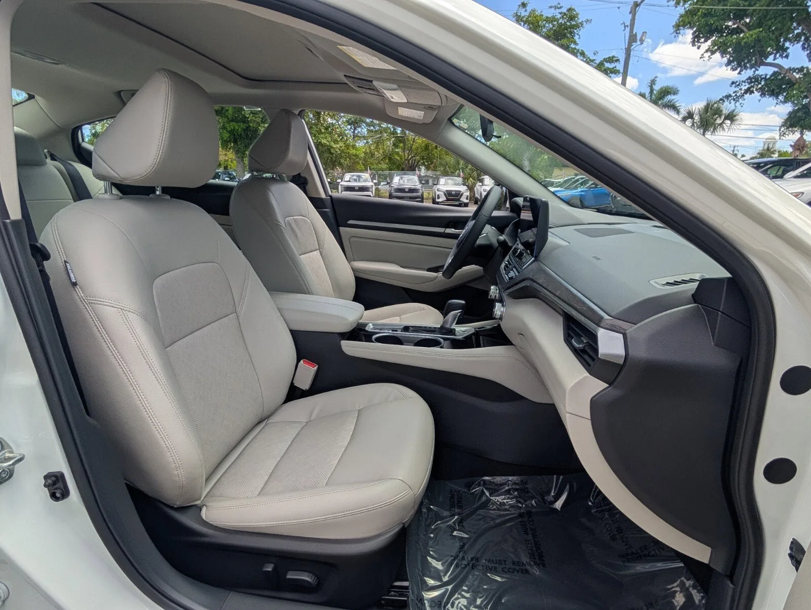 2025 Nissan Altima SL photo 16