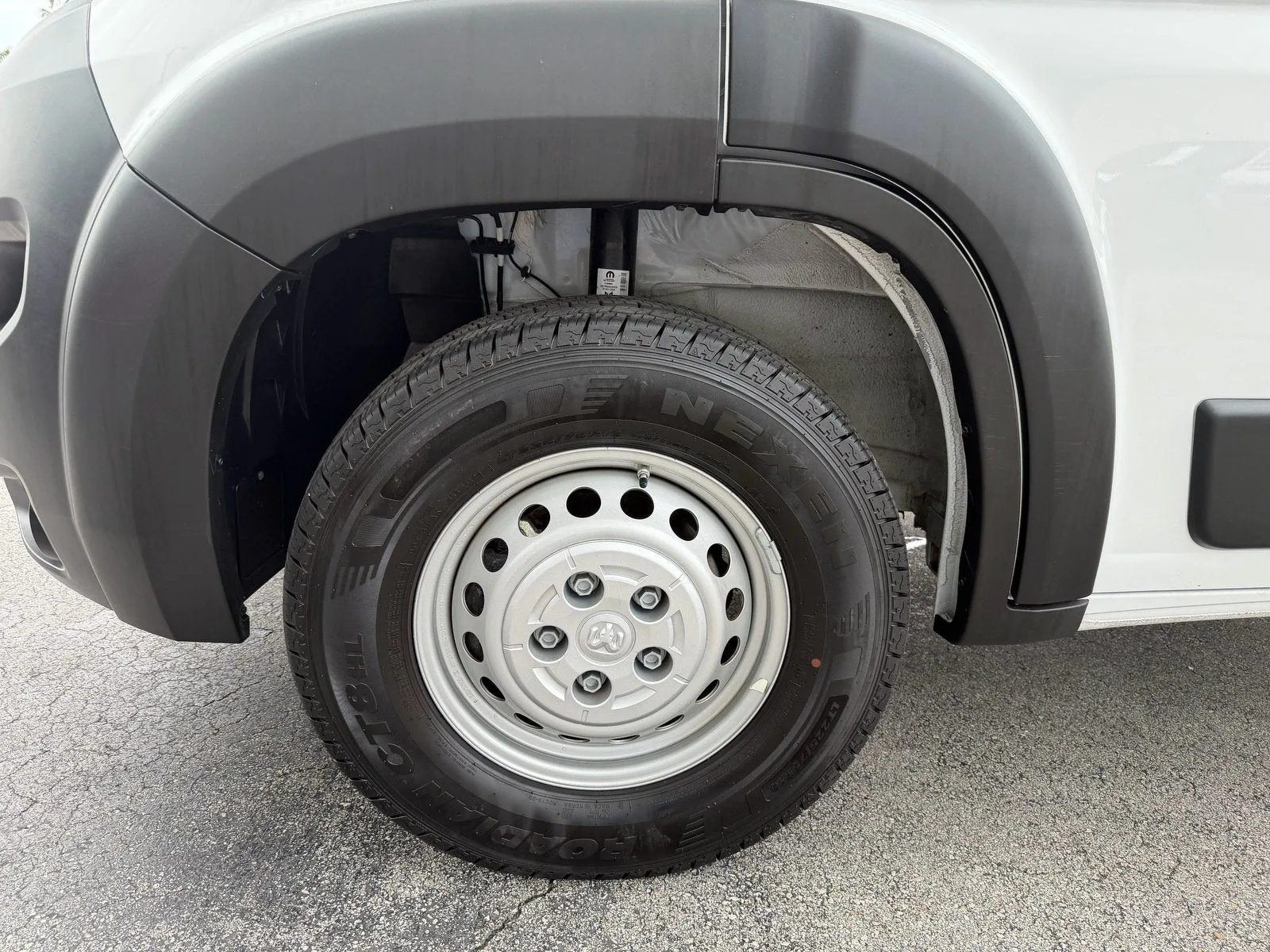 2026 RAM ProMaster Cargo Van Tradesman photo 9
