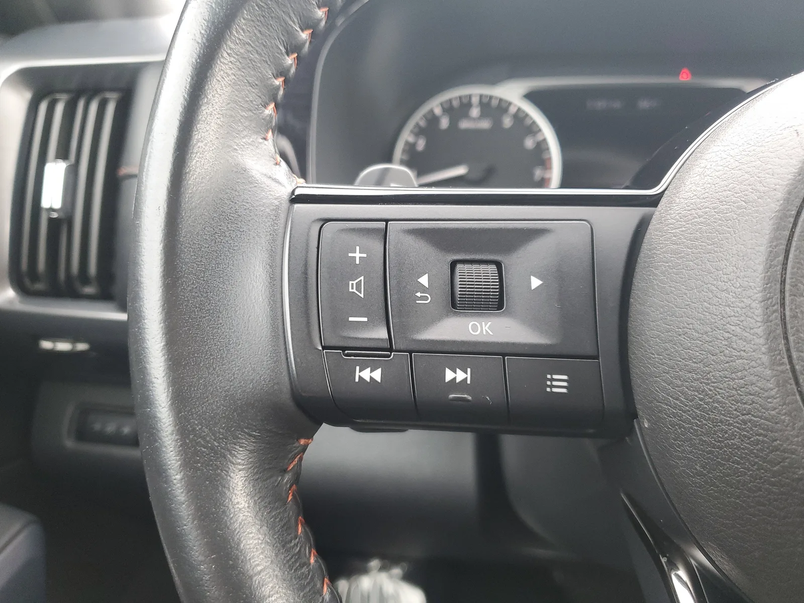 2023 Nissan Pathfinder Rock Creek 4WD photo 18