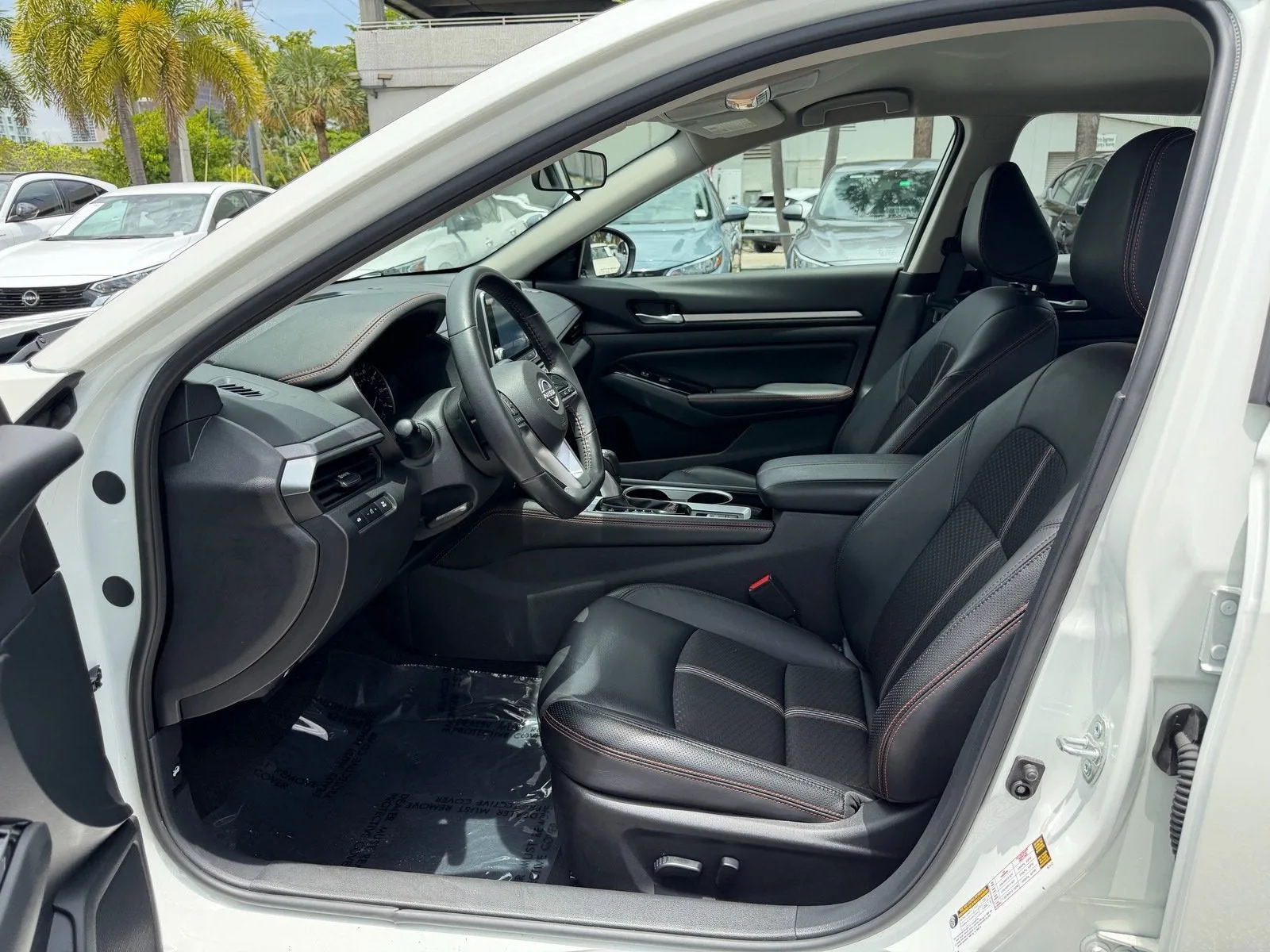 2024 Nissan Altima SR photo 10