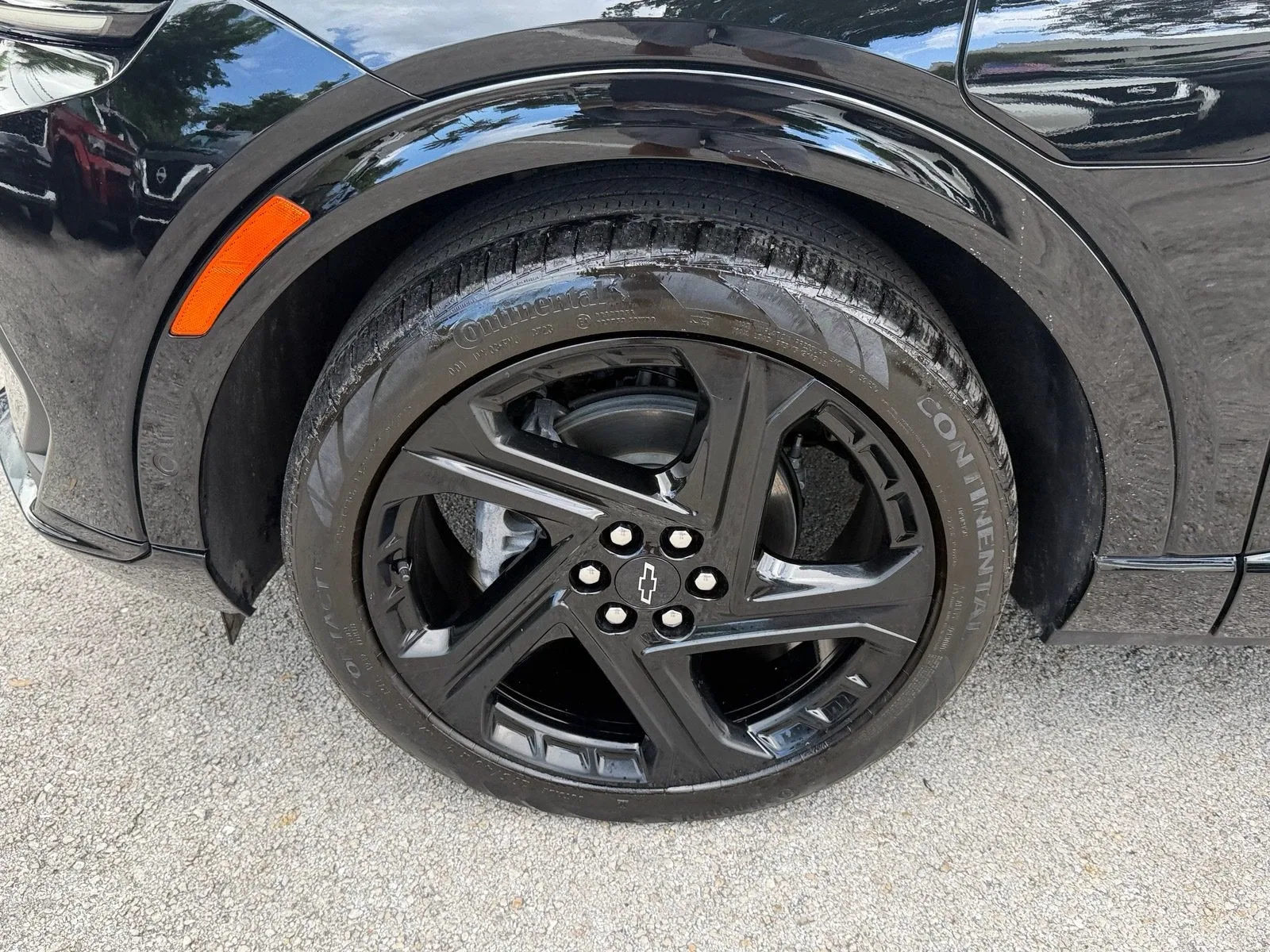 2024 Chevrolet Equinox EV RS photo 20