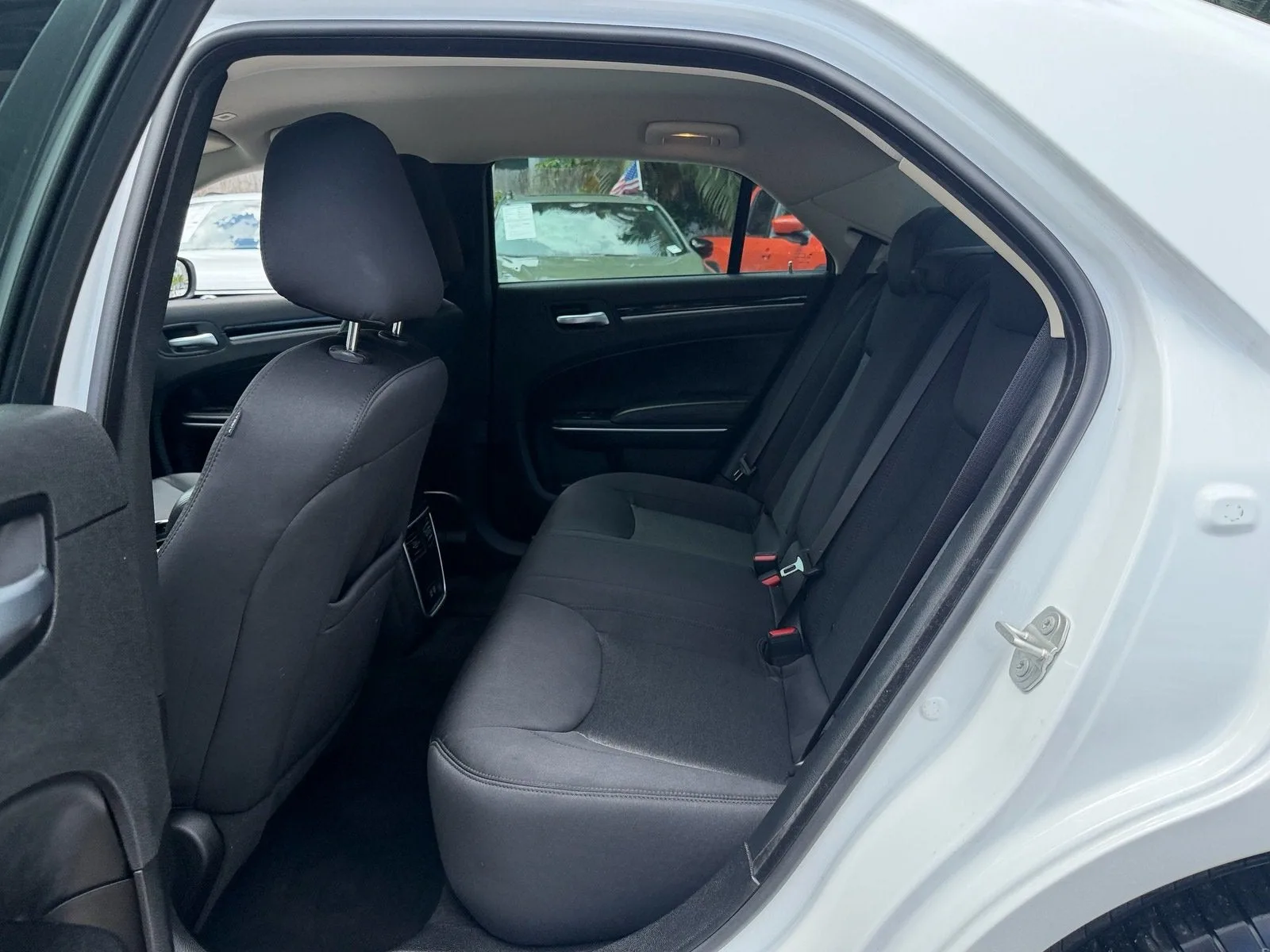 2023 Chrysler 300 Touring photo 11