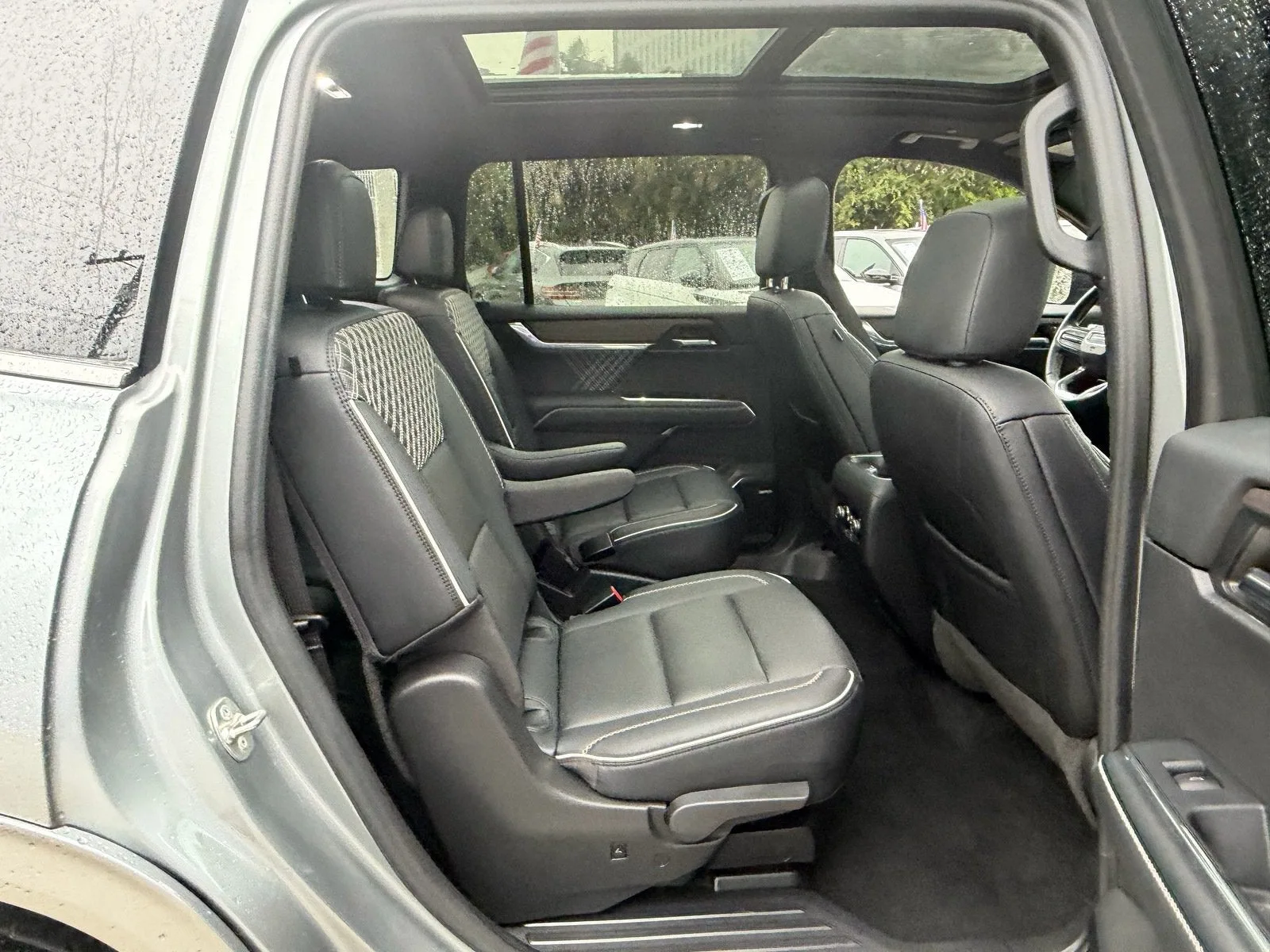 2024 GMC Acadia FWD Denali photo 19