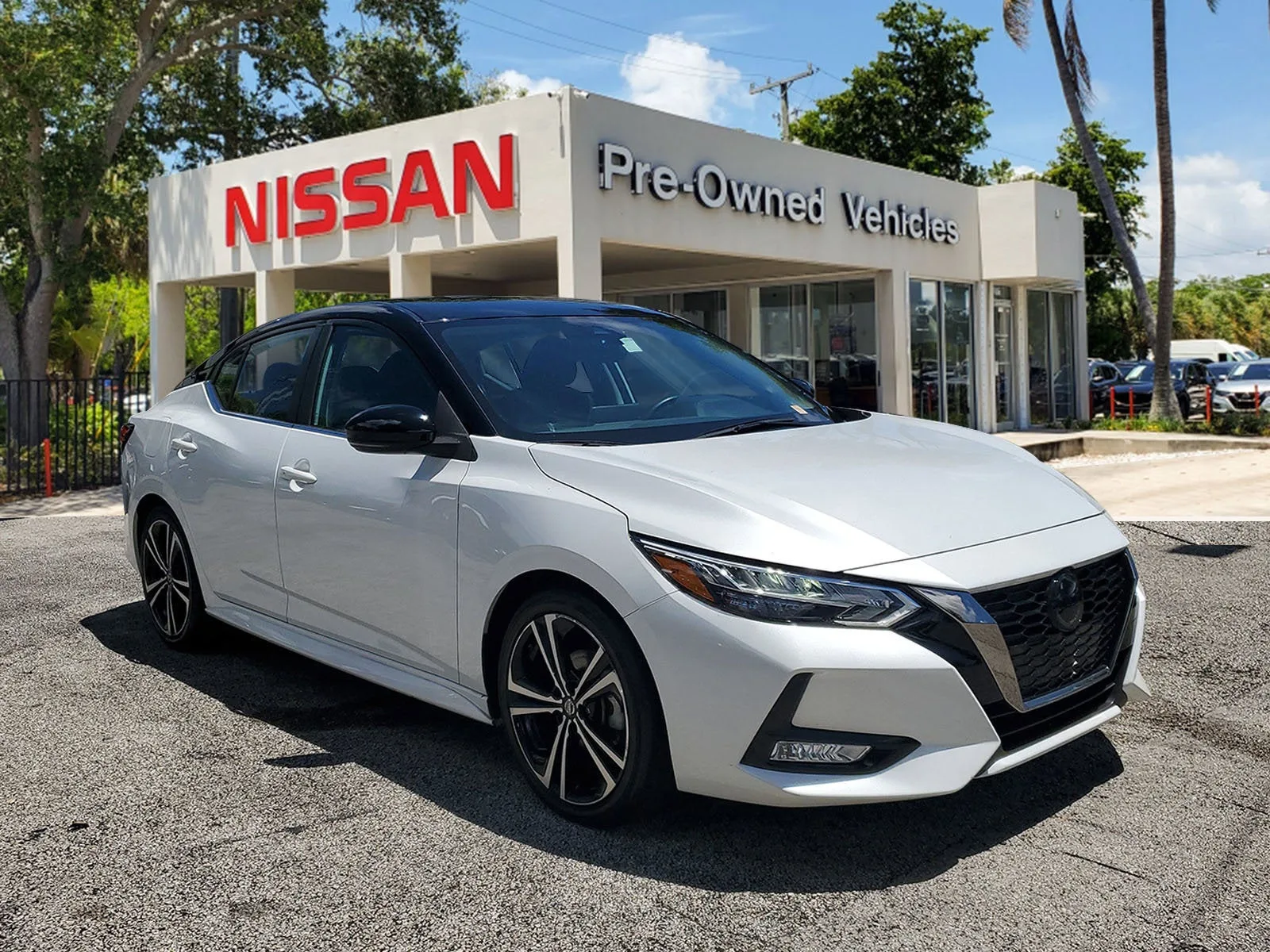 2023 Nissan Sentra SR photo 3
