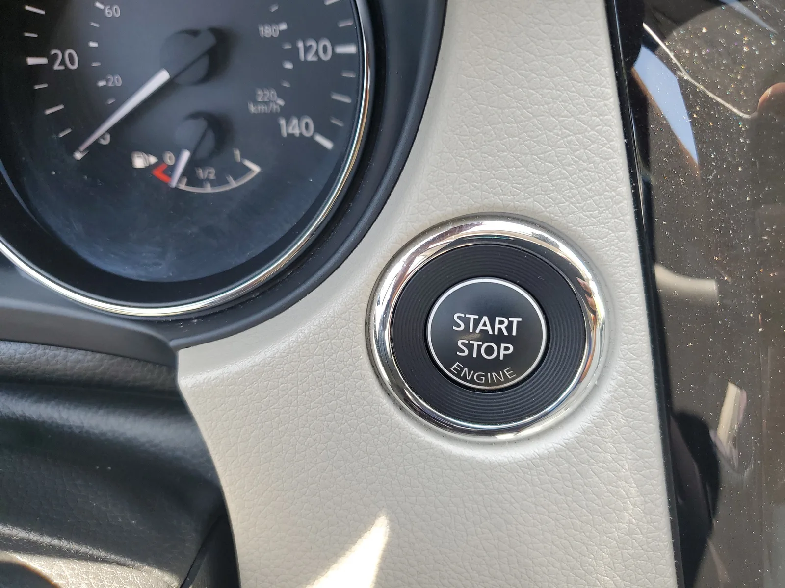 2022 Nissan Rogue Sport SV photo 22