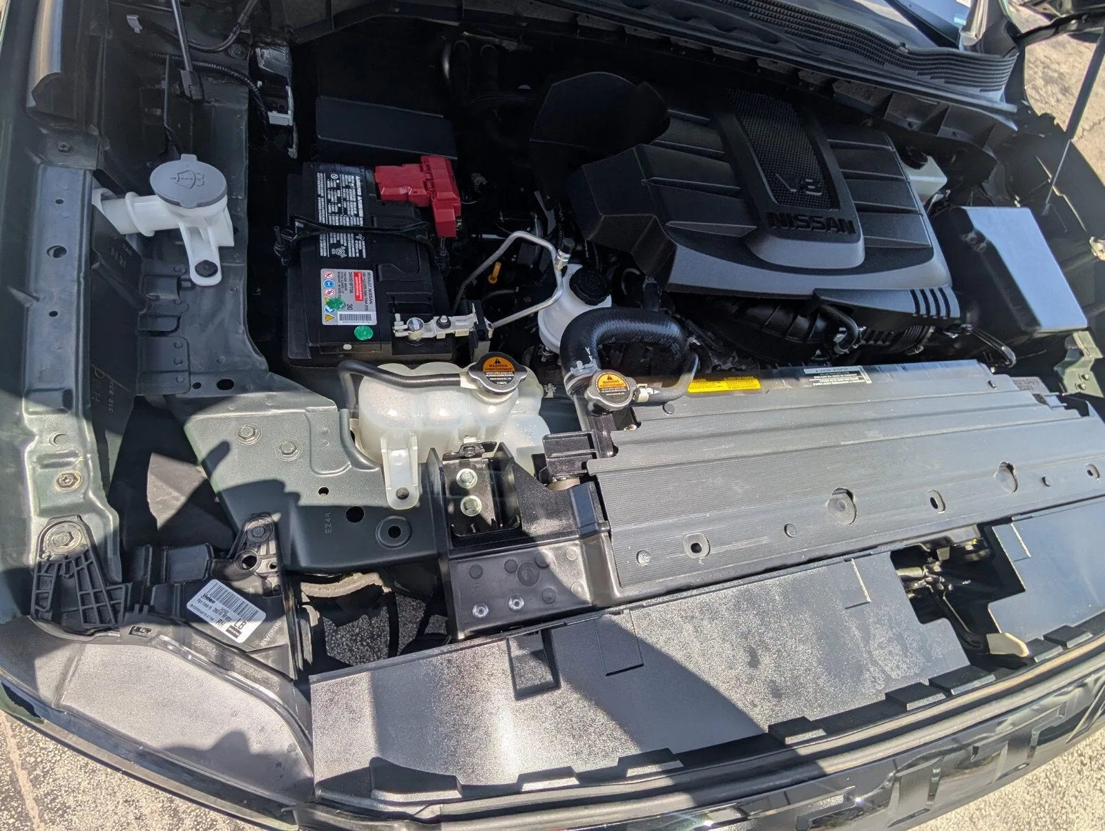 2024 Nissan Titan Crew Cab SV photo 20