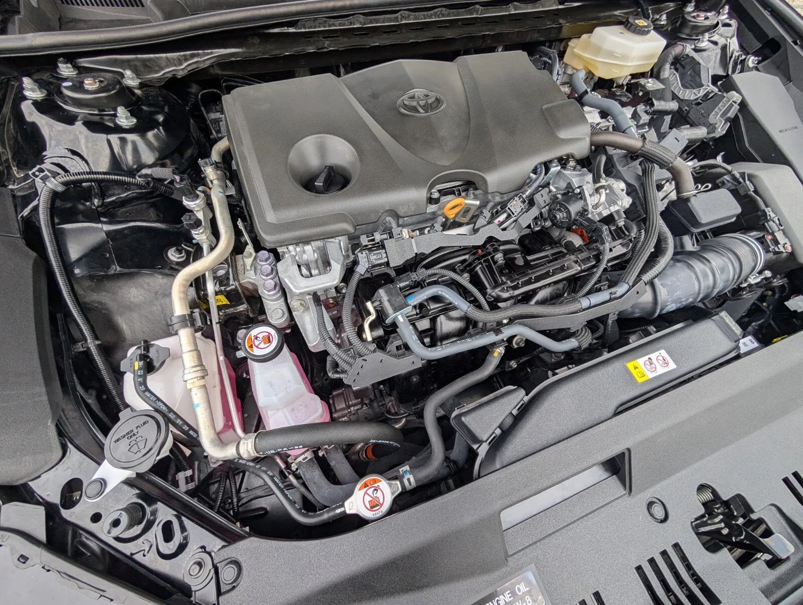 2025 Toyota Camry LE photo 19