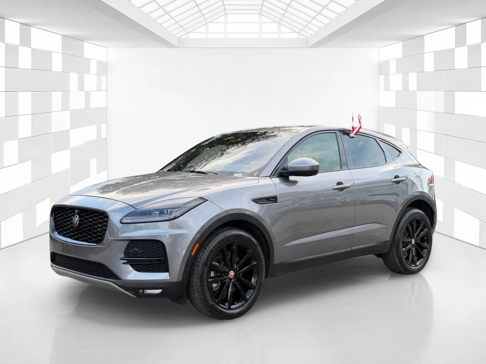 2021 Jaguar E-PACE SE photo 3