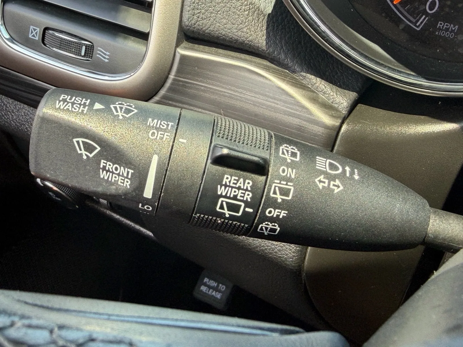 2021 Jeep Grand Cherokee Laredo X photo 30