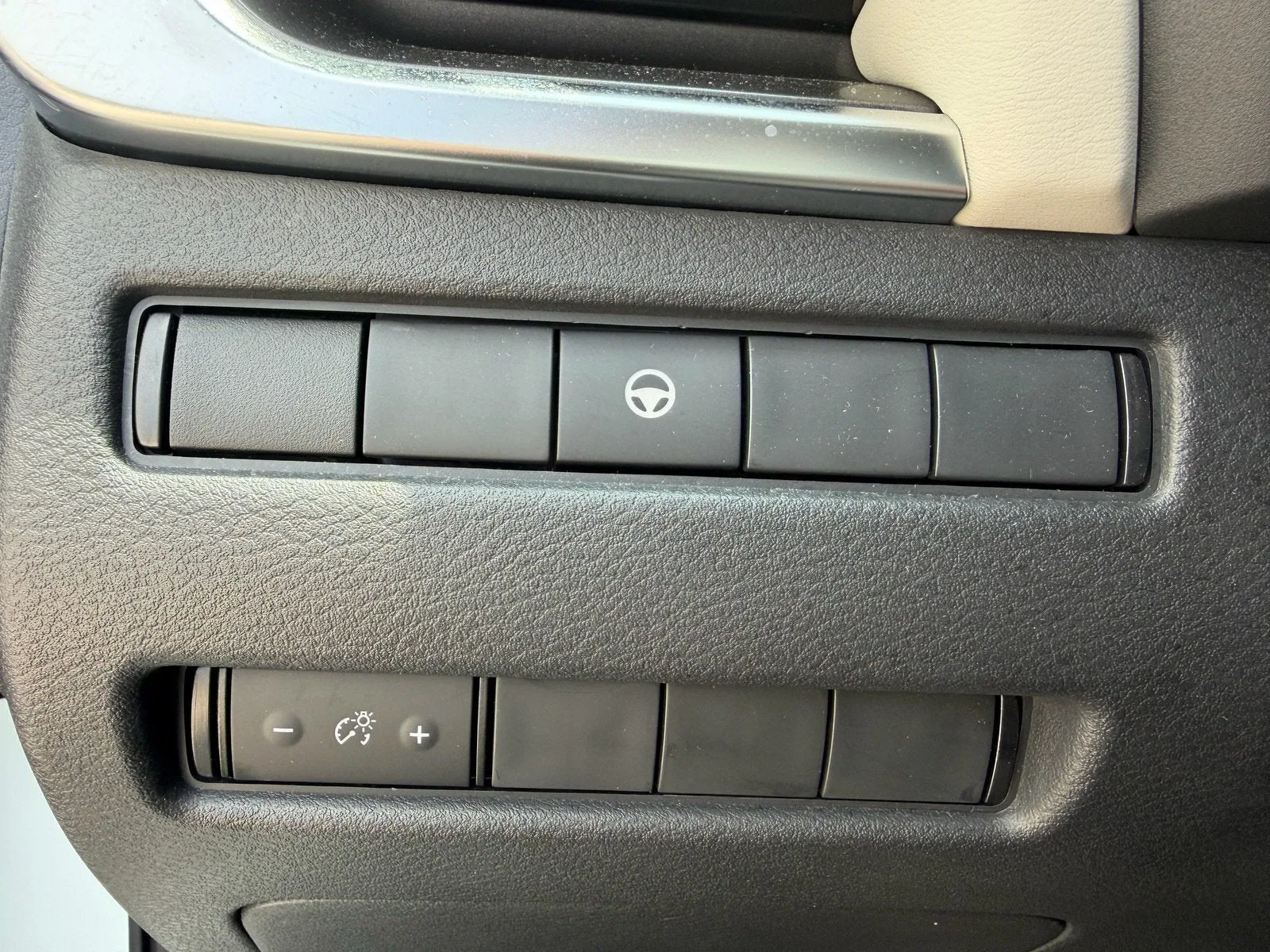 2023 Nissan Rogue SV photo 24