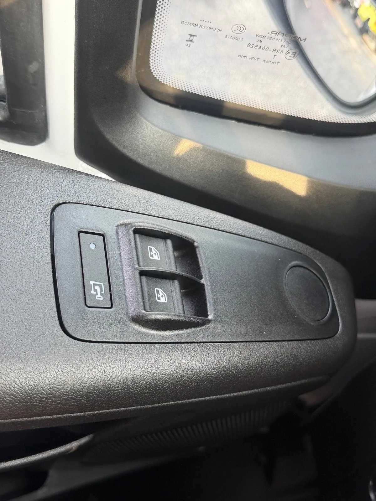 2025 RAM ProMaster Cargo Van Tradesman photo 35