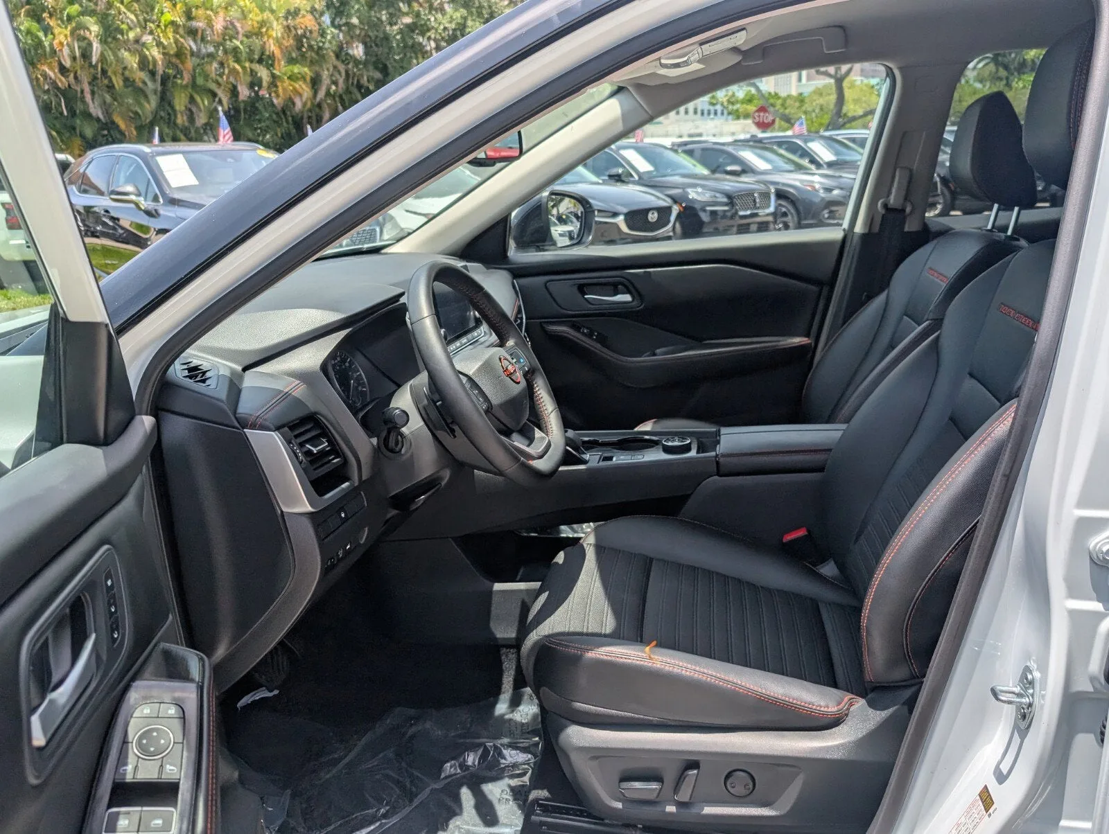2025 Nissan Rogue Rock Creek® photo 9