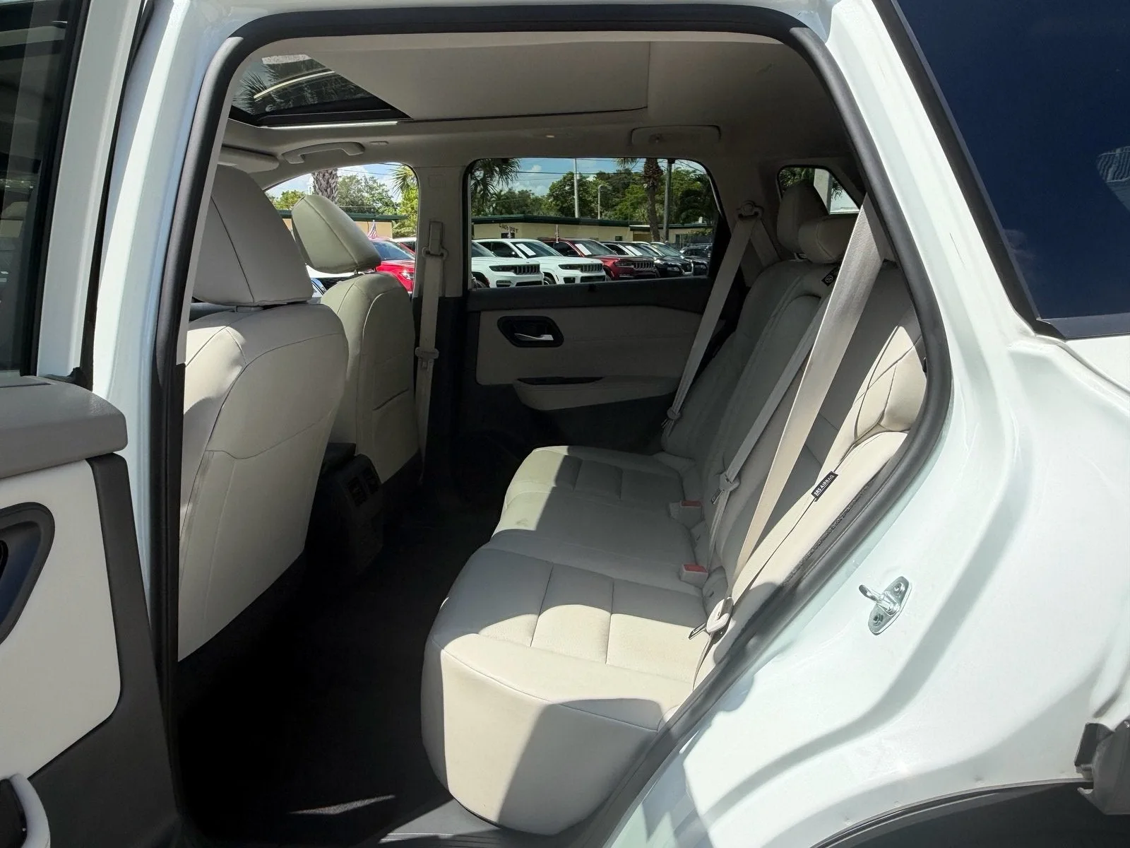 2023 Nissan Rogue SV photo 11