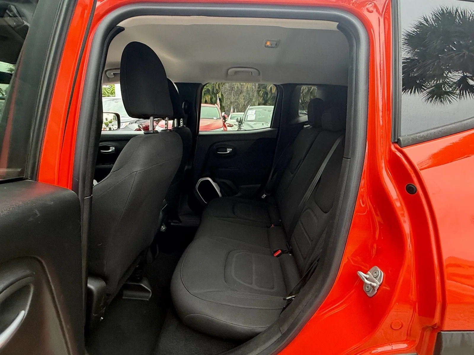 2019 Jeep Renegade Latitude photo 11