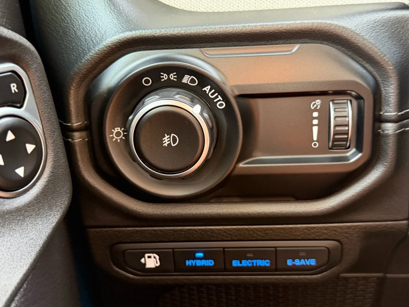 2024 Jeep Wrangler 4xe Sahara photo 27