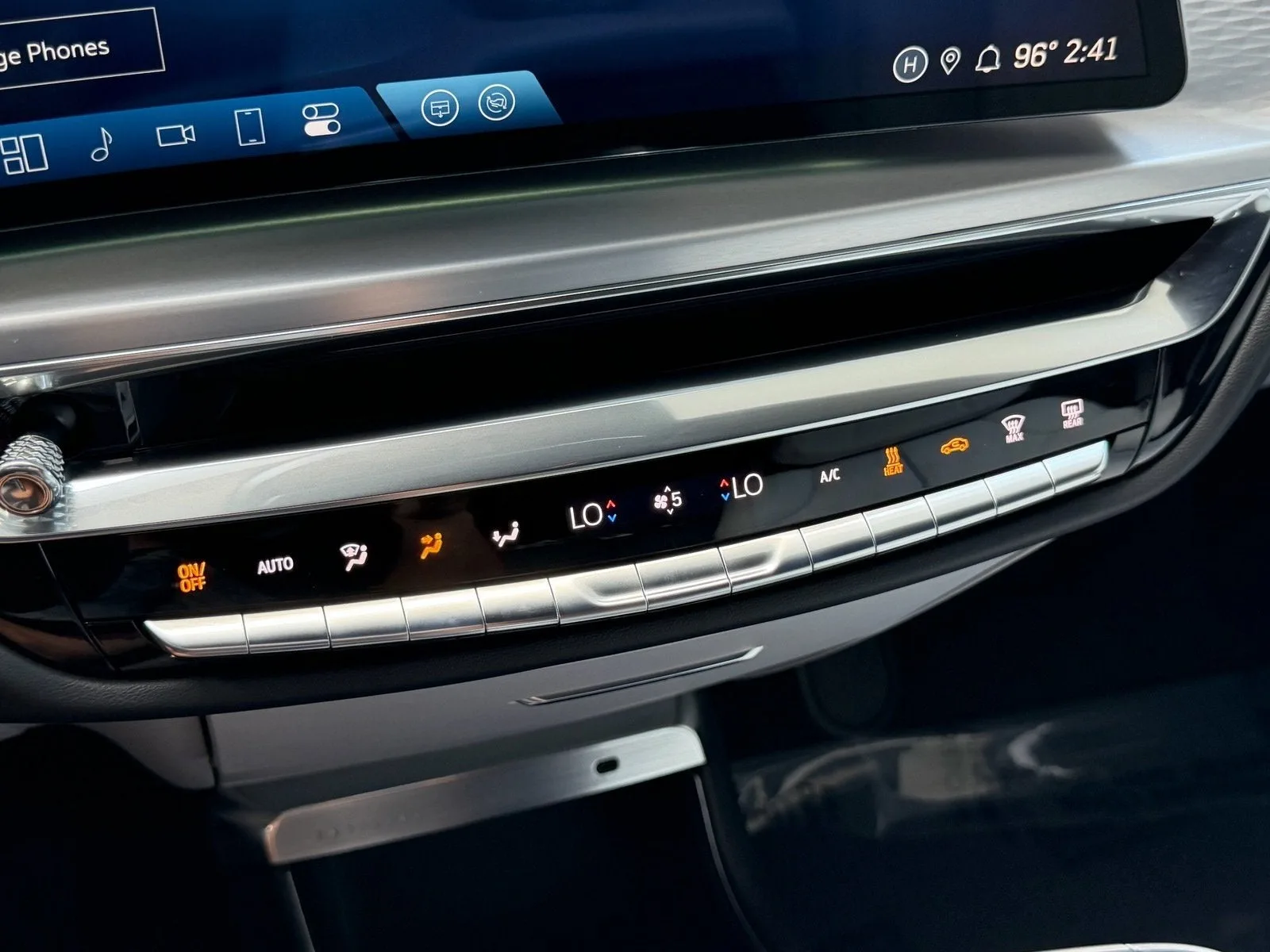 2024 Cadillac LYRIQ Luxury photo 19