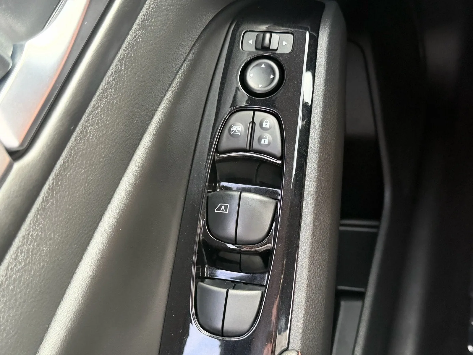 2024 Nissan Altima SR photo 33