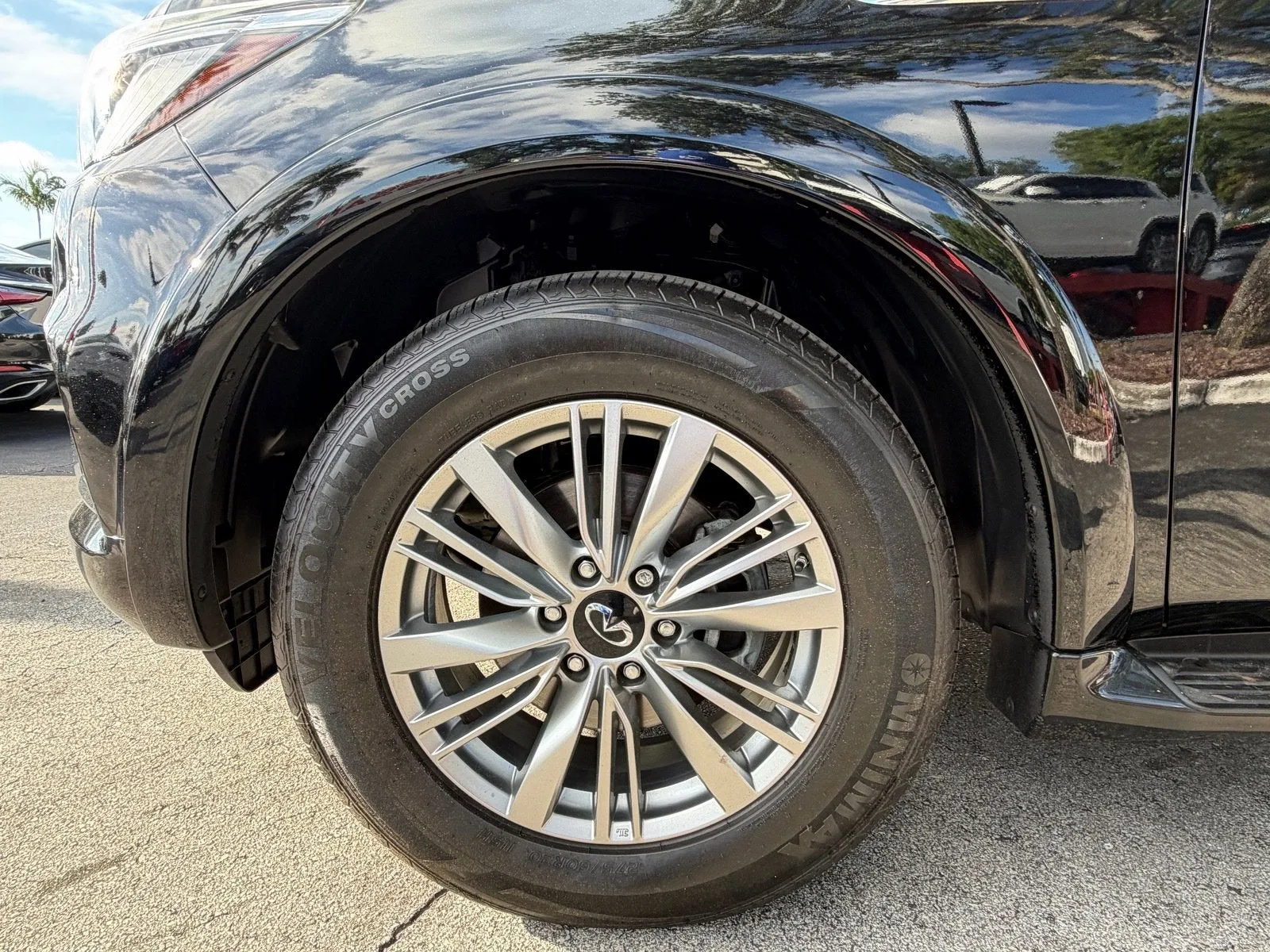 2021 INFINITI QX80 LUXE photo 11