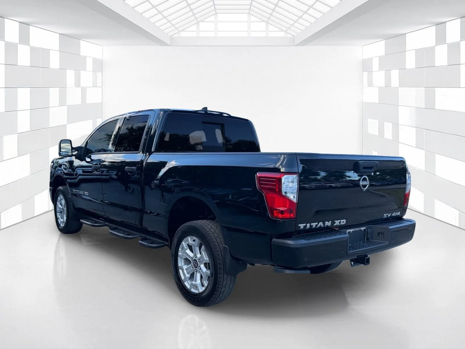 2024 Nissan Titan XD Crew Cab SV photo 5