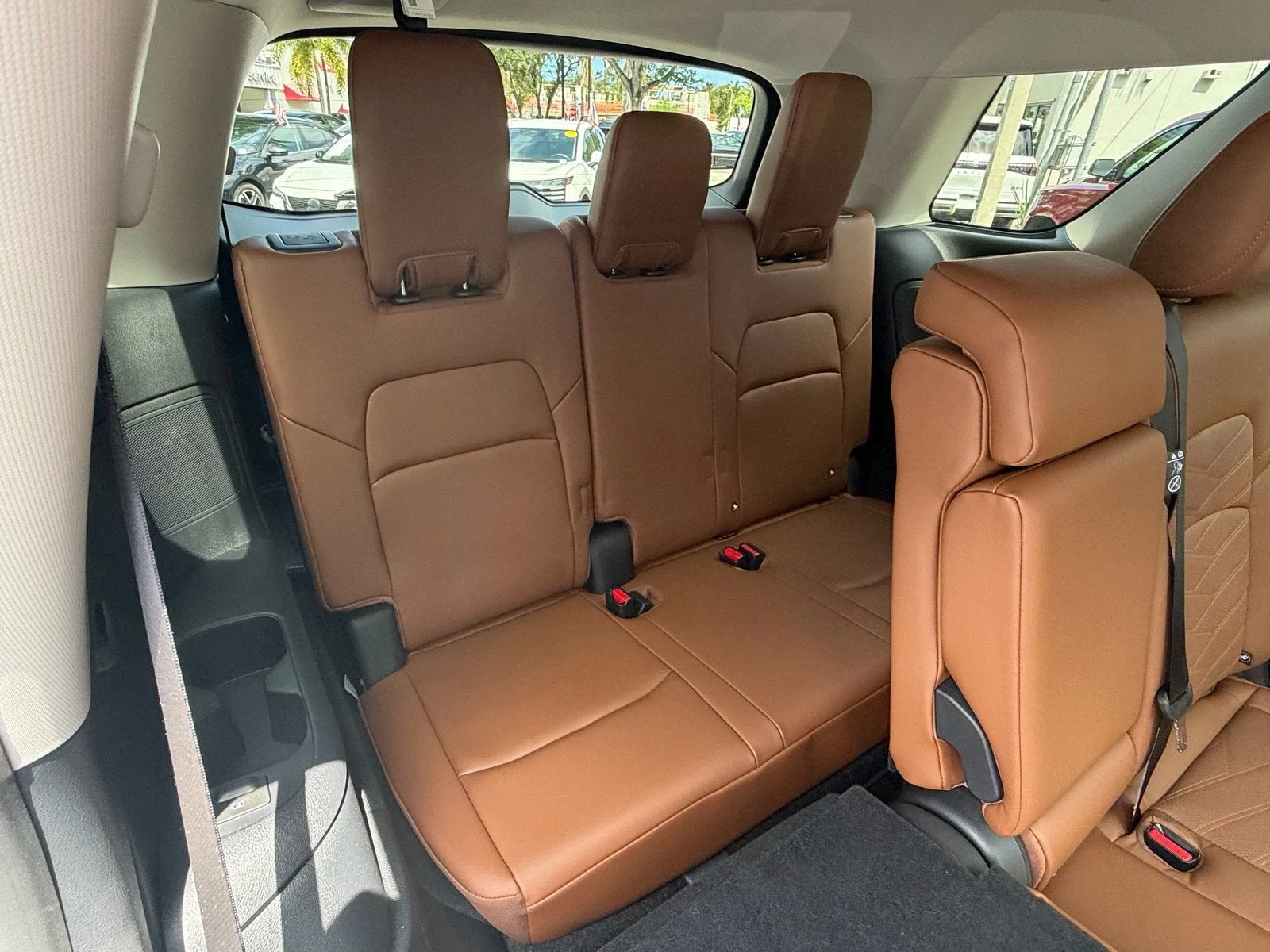 2025 Nissan Pathfinder Platinum photo 17