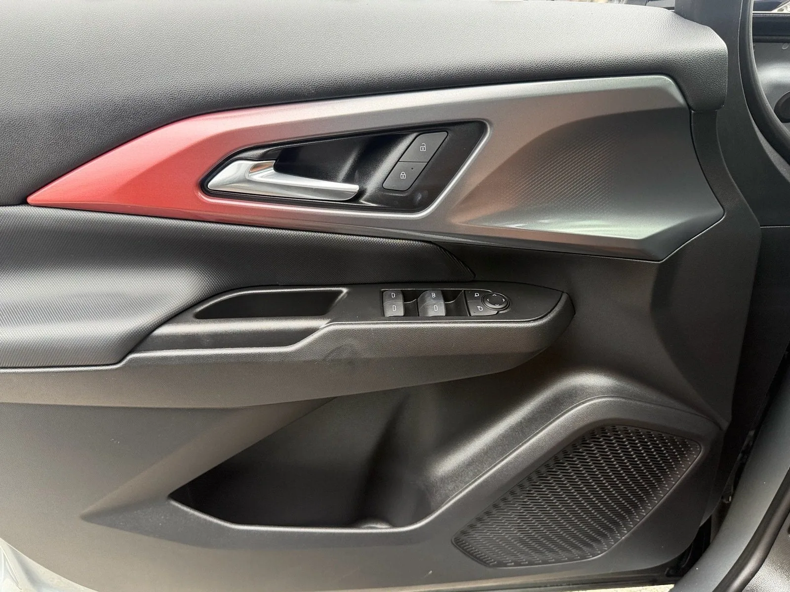 2024 Chevrolet Equinox EV RS photo 31
