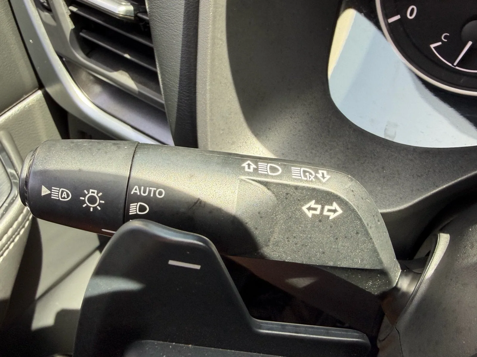 2023 Nissan Rogue SV photo 30