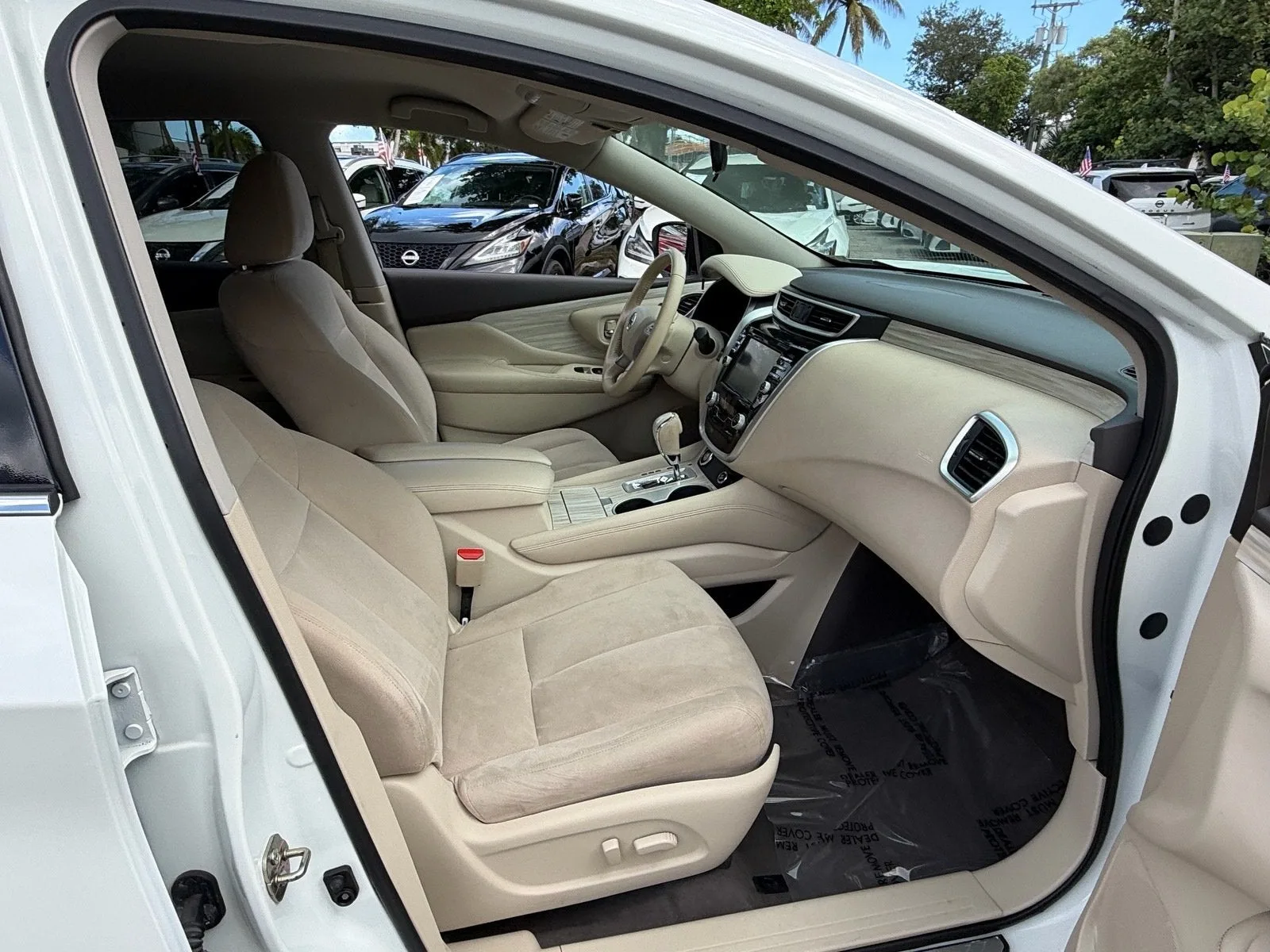 2016 Nissan Murano SV photo 17