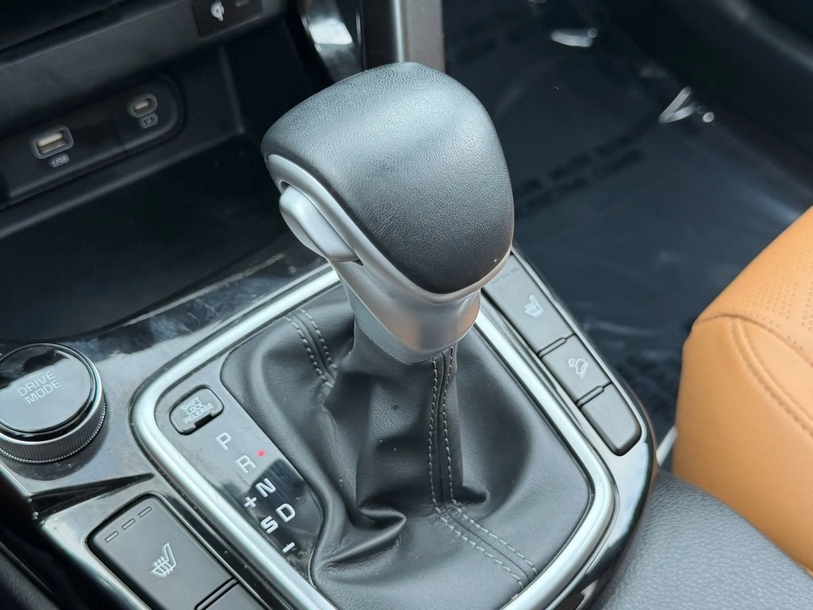2024 Kia Seltos EX photo 26