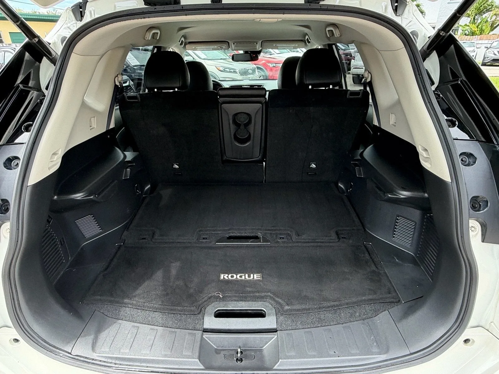 2017 Nissan Rogue SL photo 14