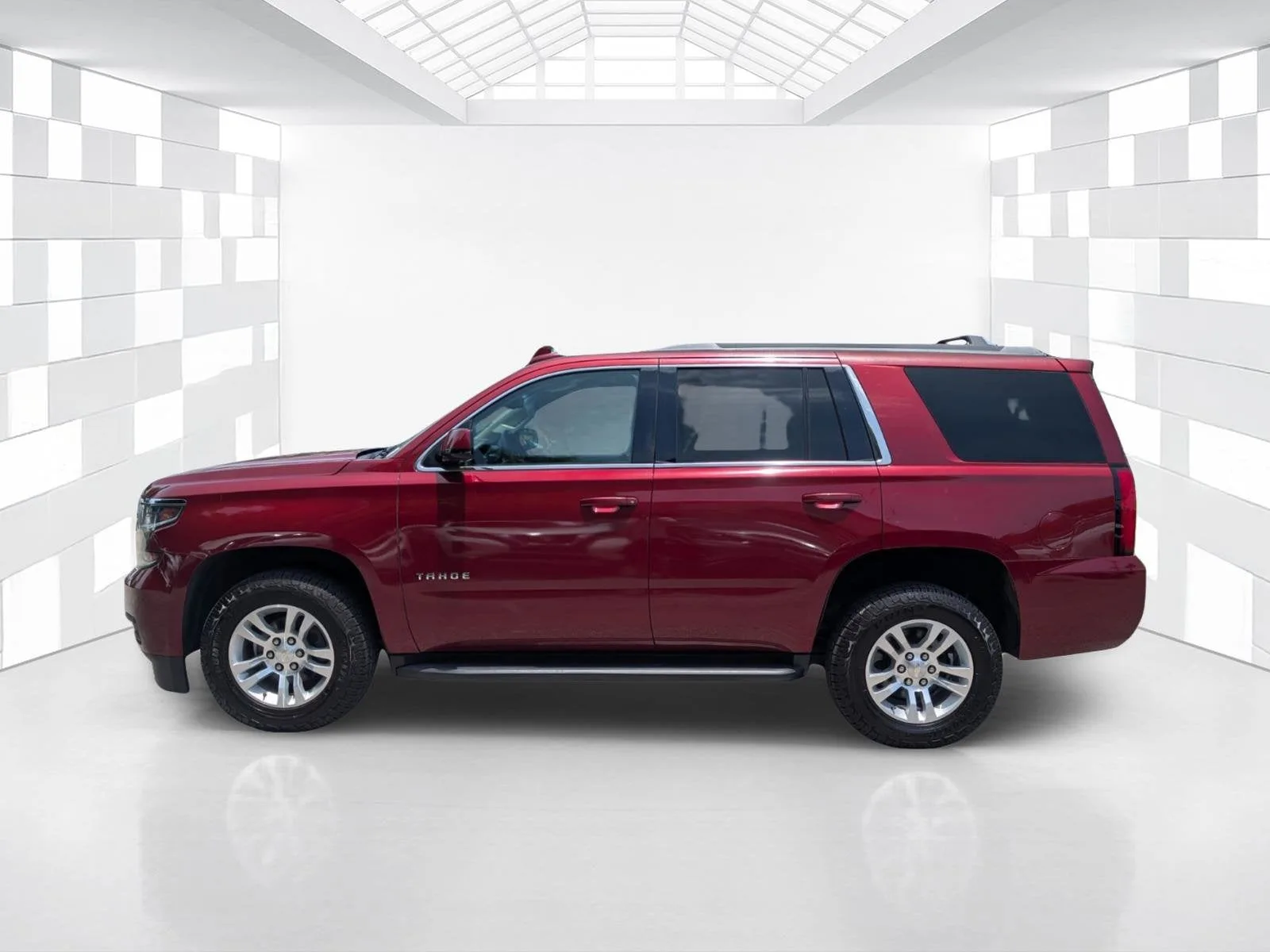 2017 Chevrolet Tahoe LS photo 4