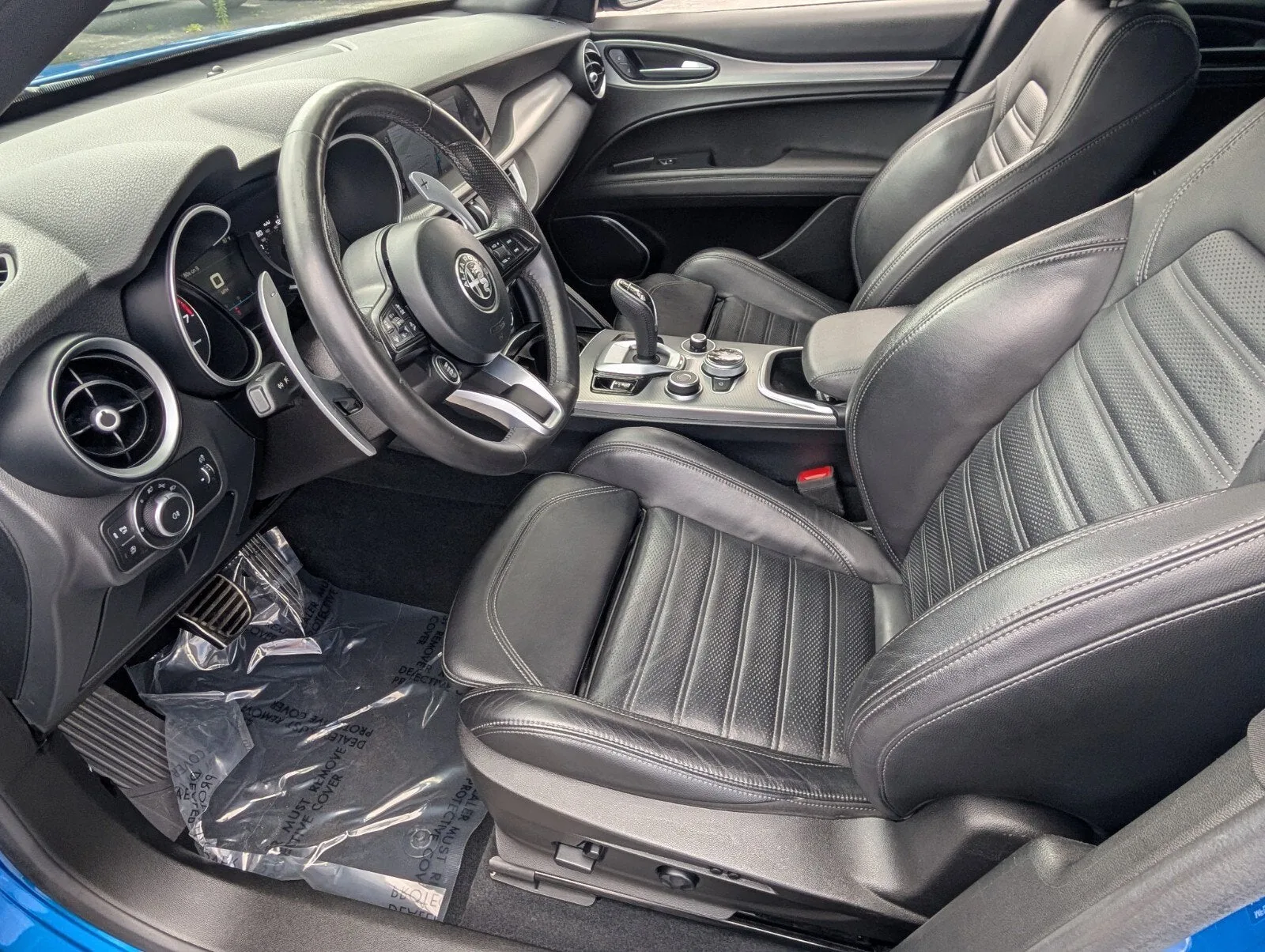2022 Alfa Romeo Stelvio Veloce photo 10
