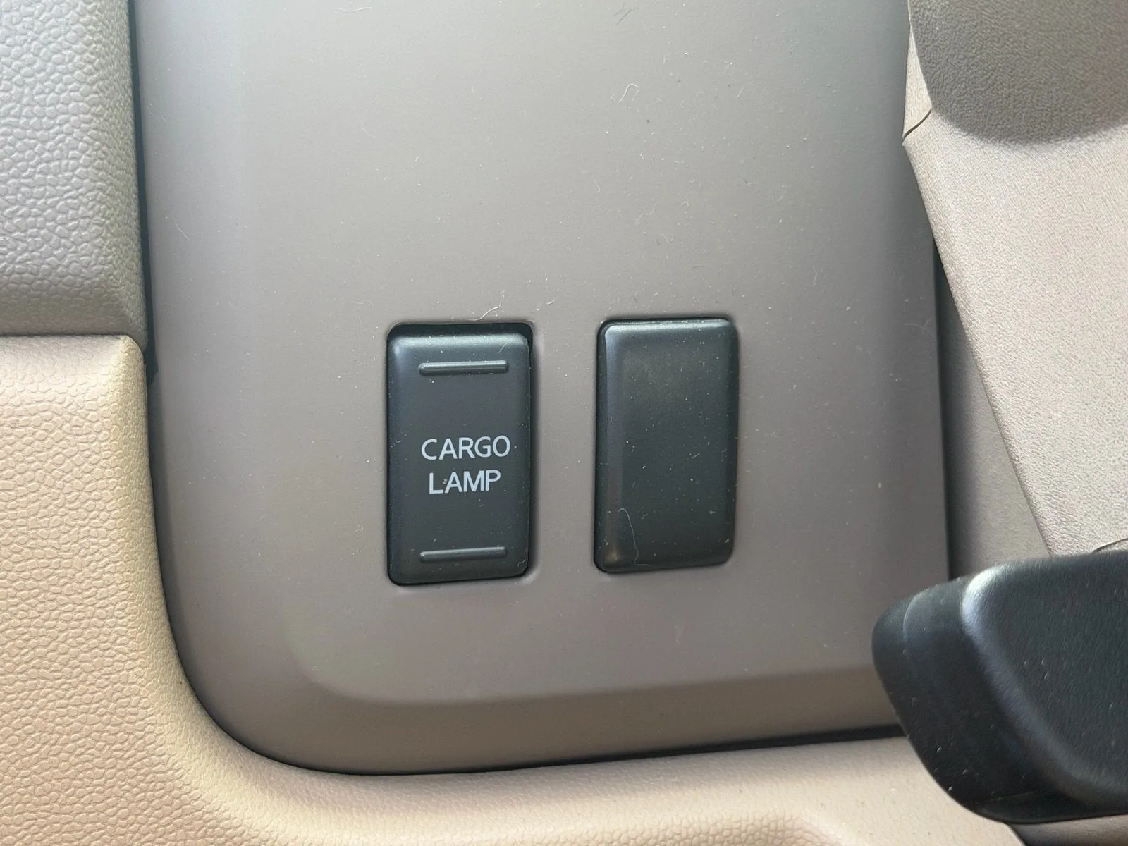 2011 Nissan Titan SV photo 29