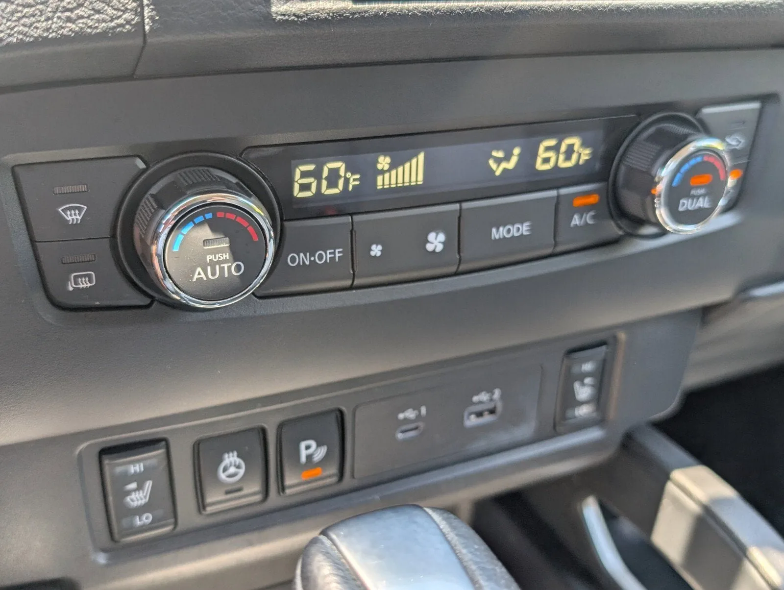 2022 Nissan Frontier Crew Cab SV photo 26