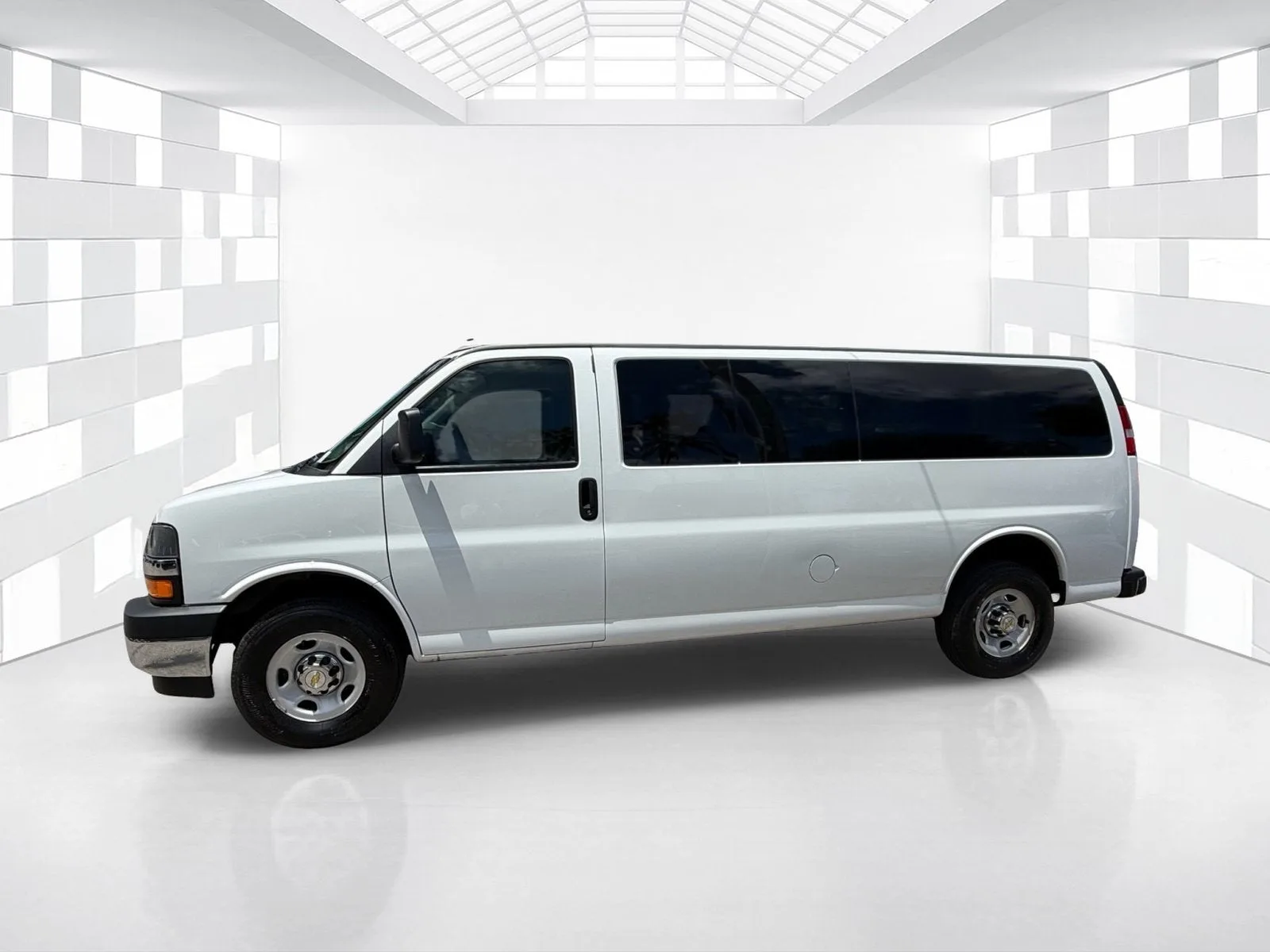 2024 Chevrolet Express Passenger LT photo 4
