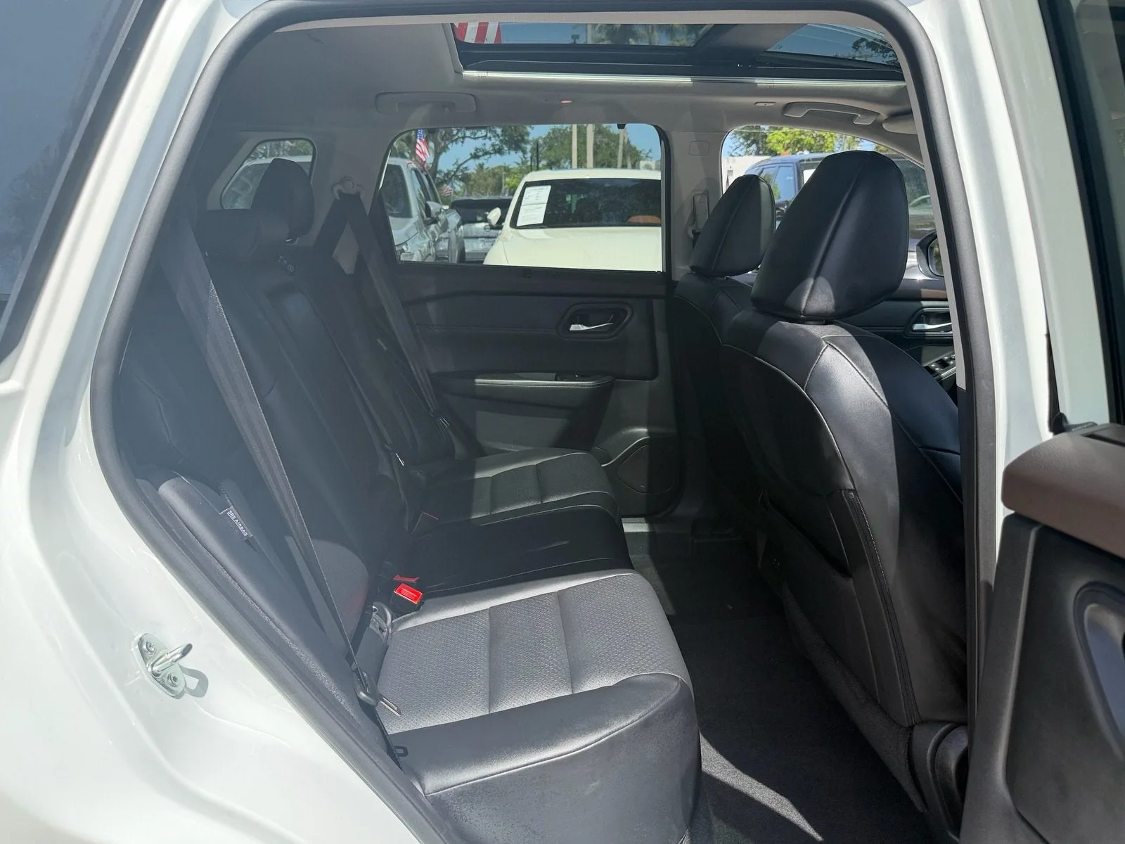 2023 Nissan Rogue SV photo 15