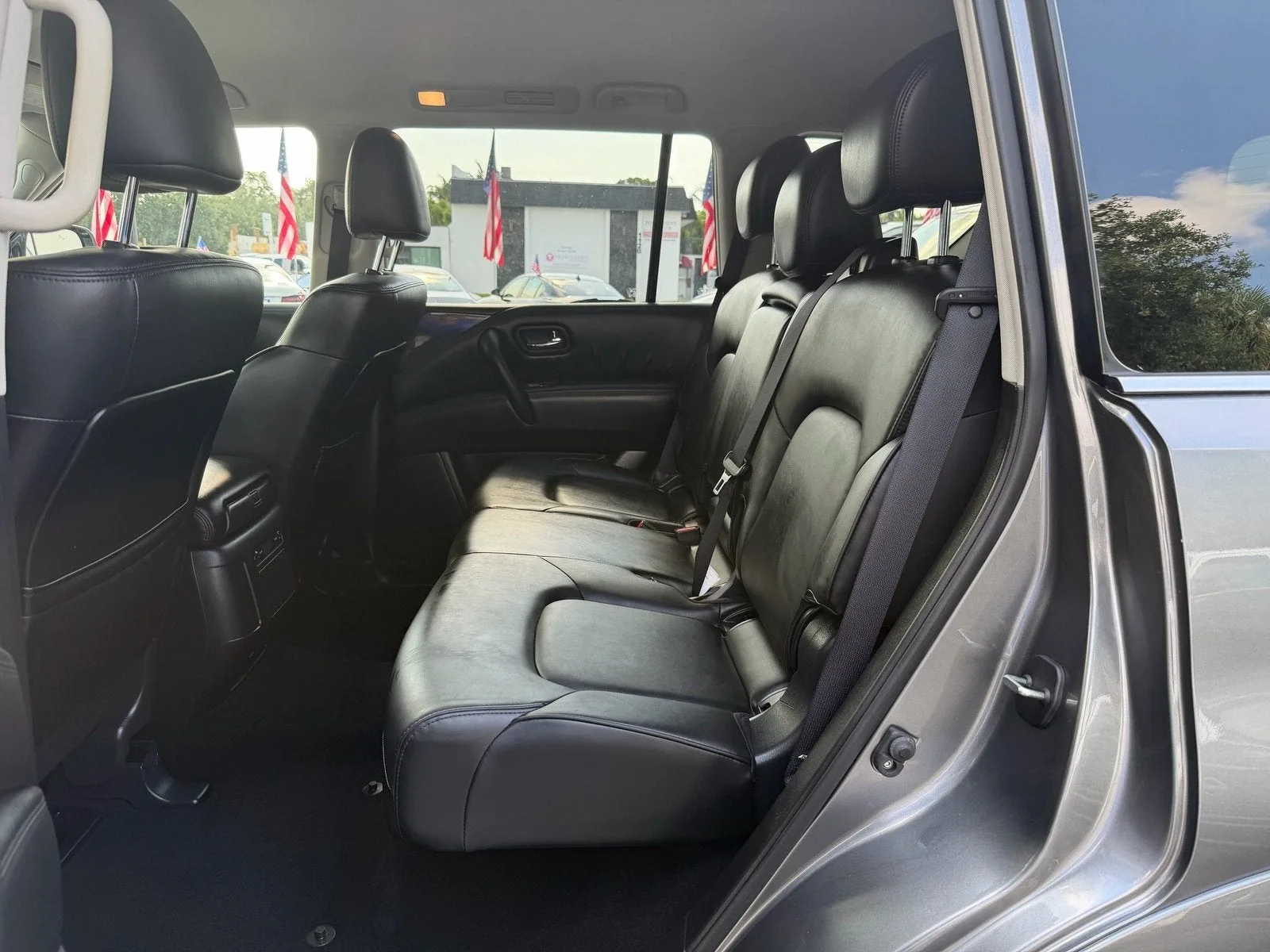 2023 Nissan Armada SV photo 12
