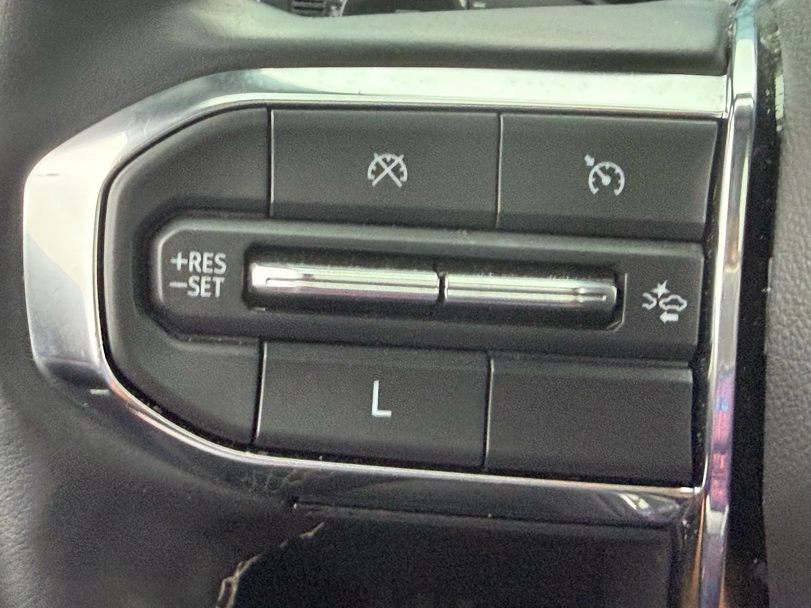 2024 GMC Acadia FWD Denali photo 34