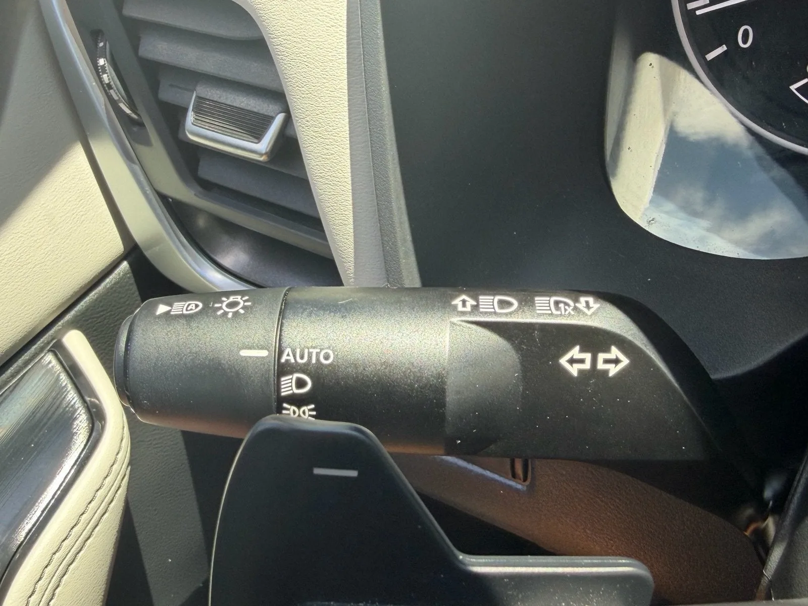 2023 Nissan Rogue SV photo 31
