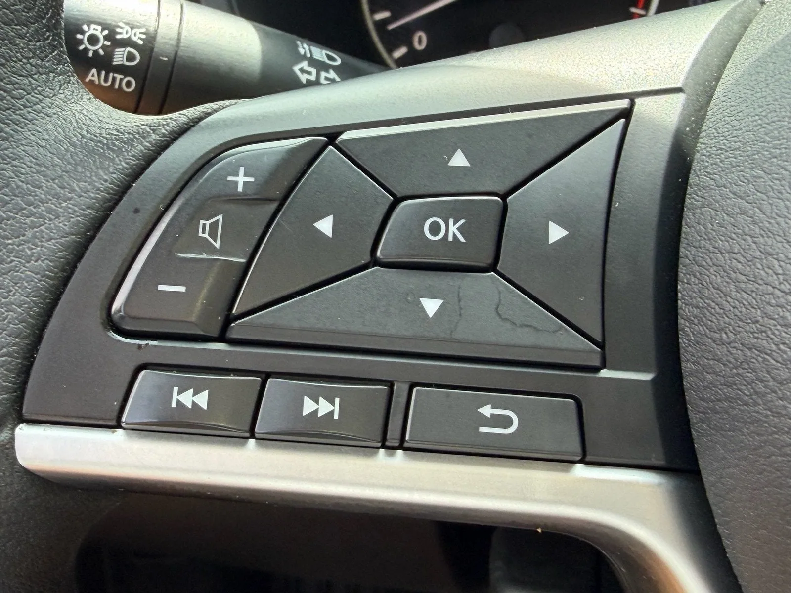 2023 Nissan Altima SV photo 29