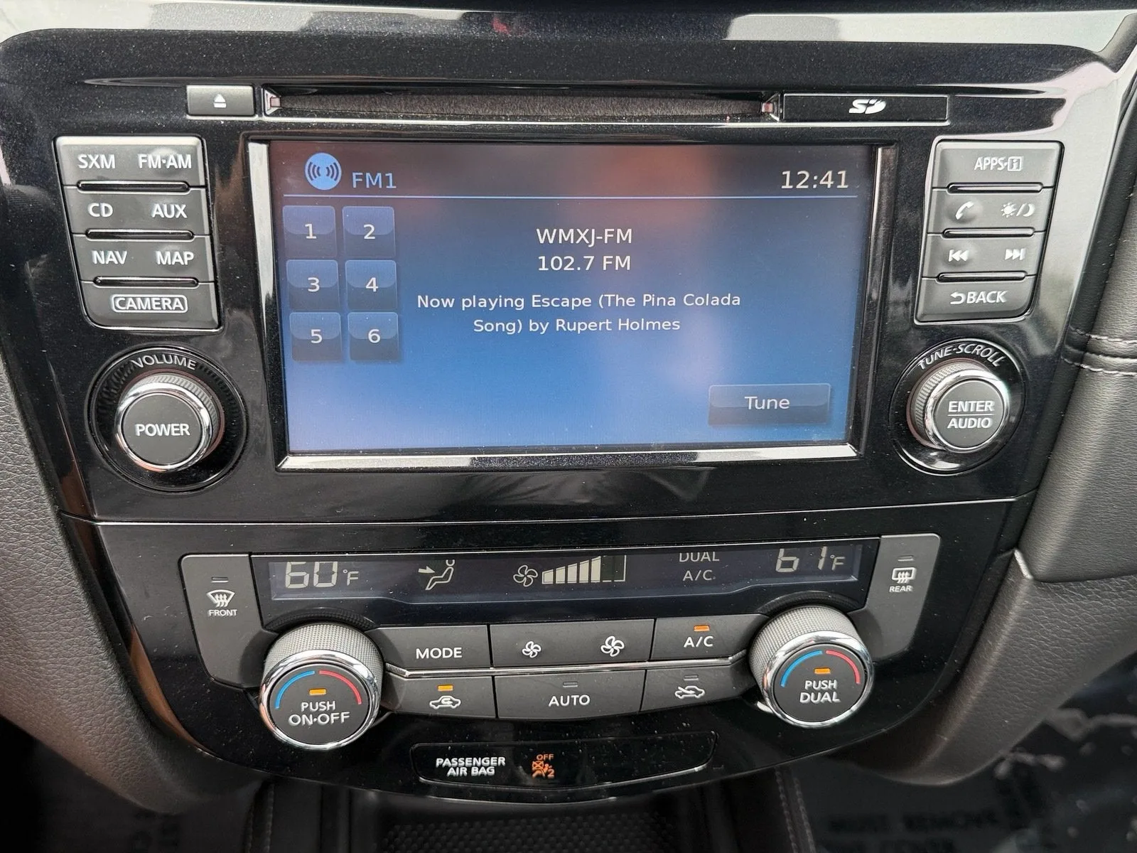 2017 Nissan Rogue SL photo 22