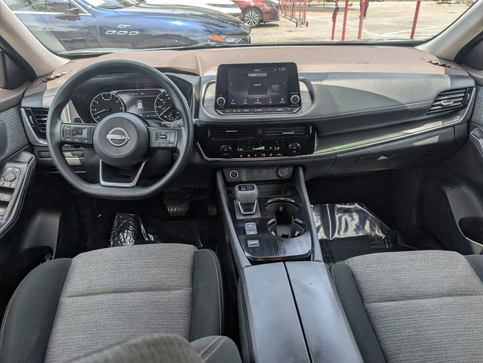 2022 Nissan Rogue SV photo 12