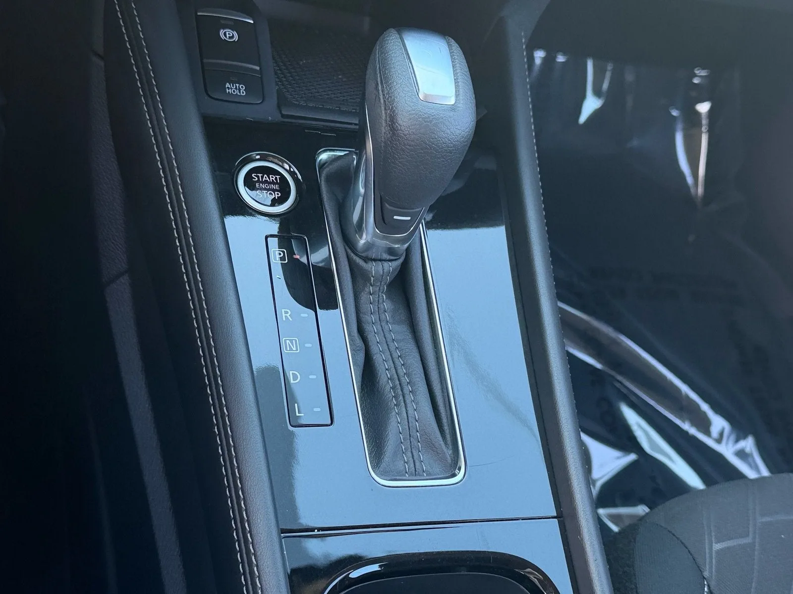 2024 Nissan Kicks SV photo 27